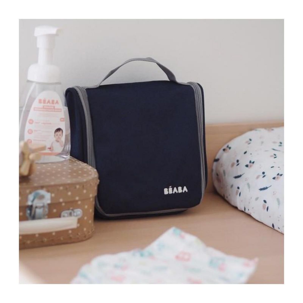 BEABA BEABA, Trousse de toilette nomade, 9 accessoires, night blue