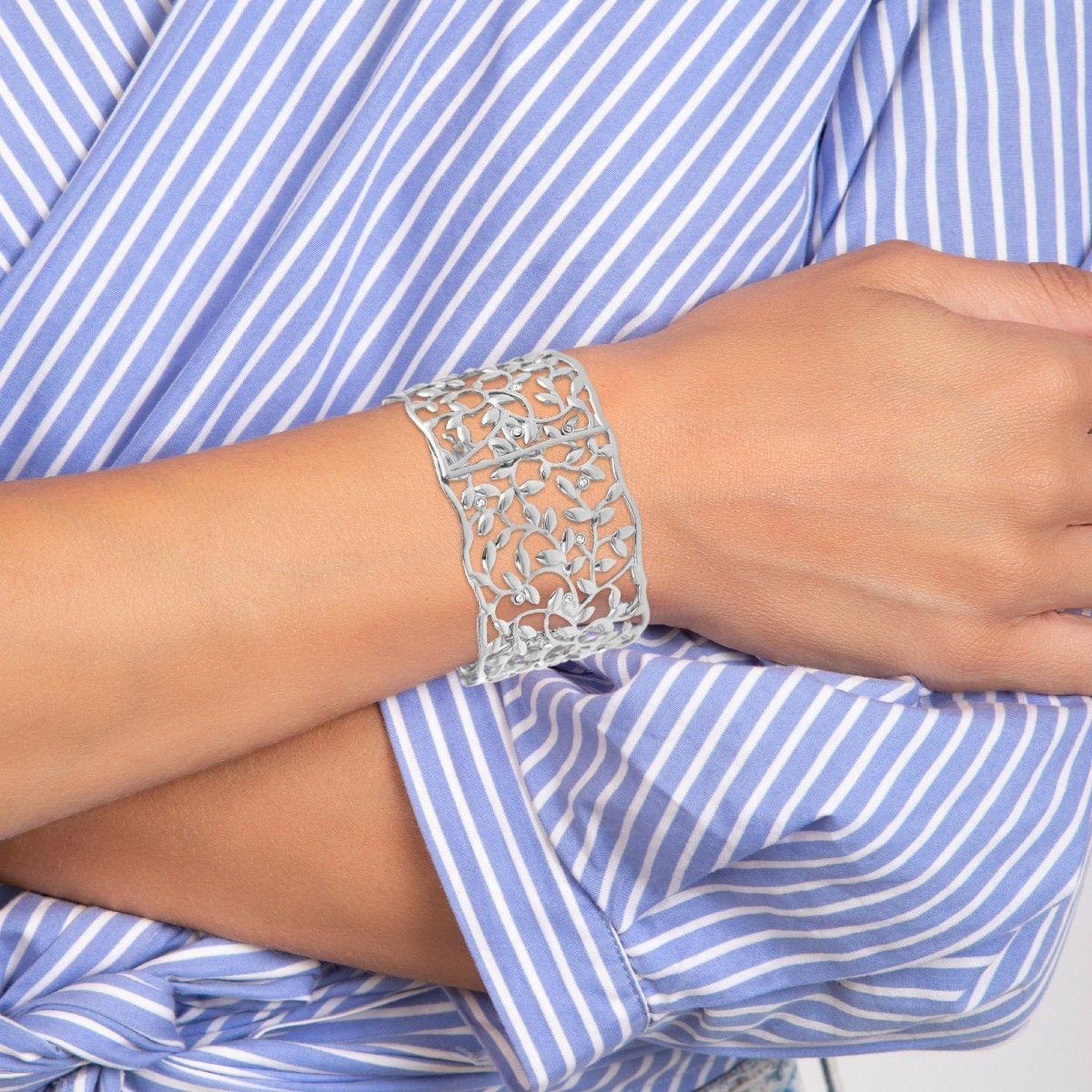 Voir la diapositive 2 : SC CRYSTAL Bracelet par SC Crystal orné de Cristaux scintillants