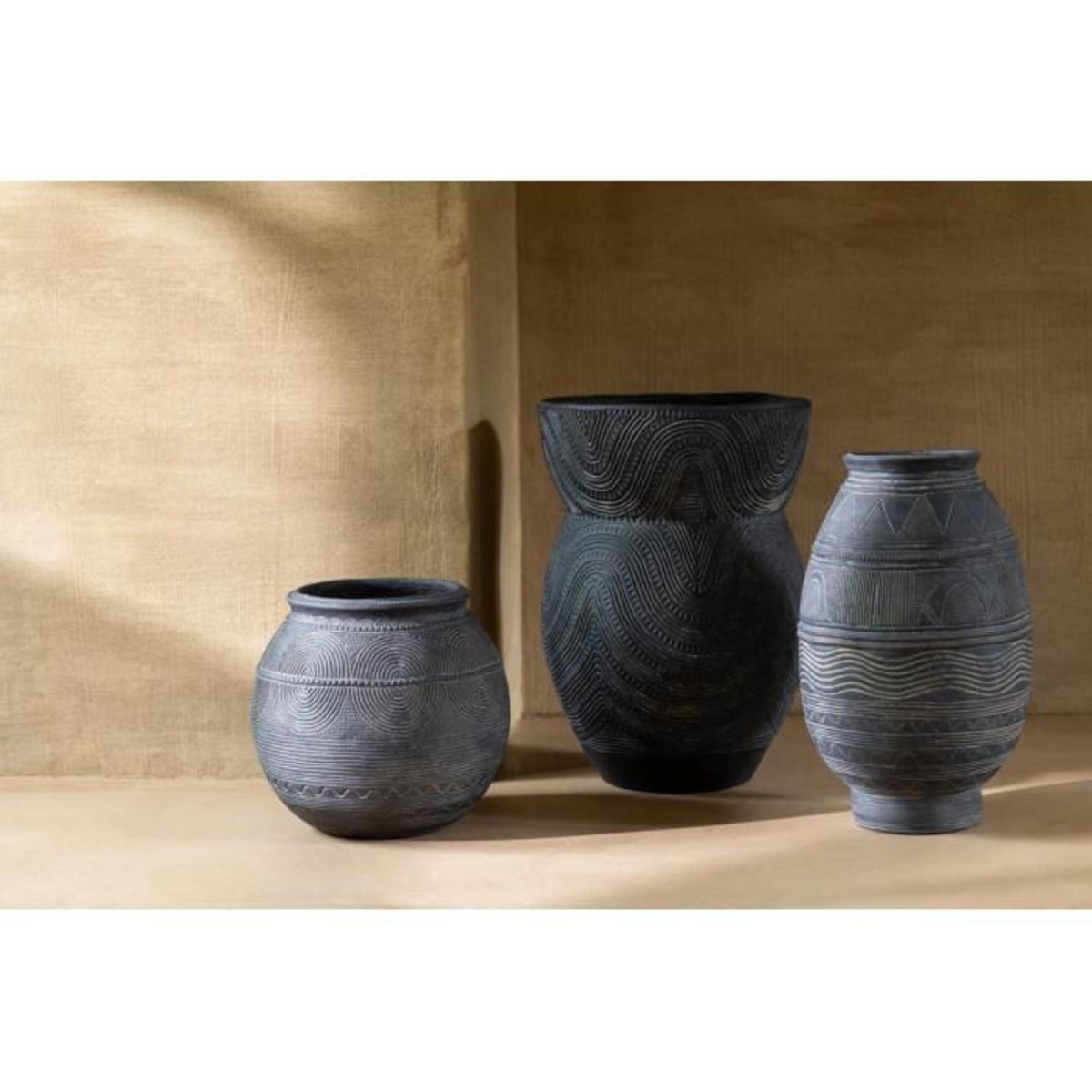 Paris Prix Vase Déco en Ciment  Black Lombok  47cm Noir