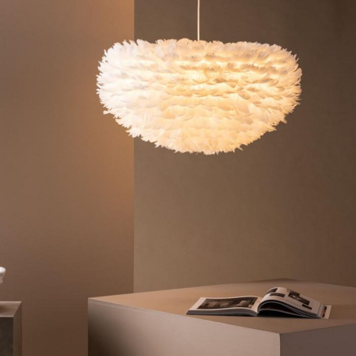 Paris Prix Lampe Suspension en plume  Nicola  75cm Blanc