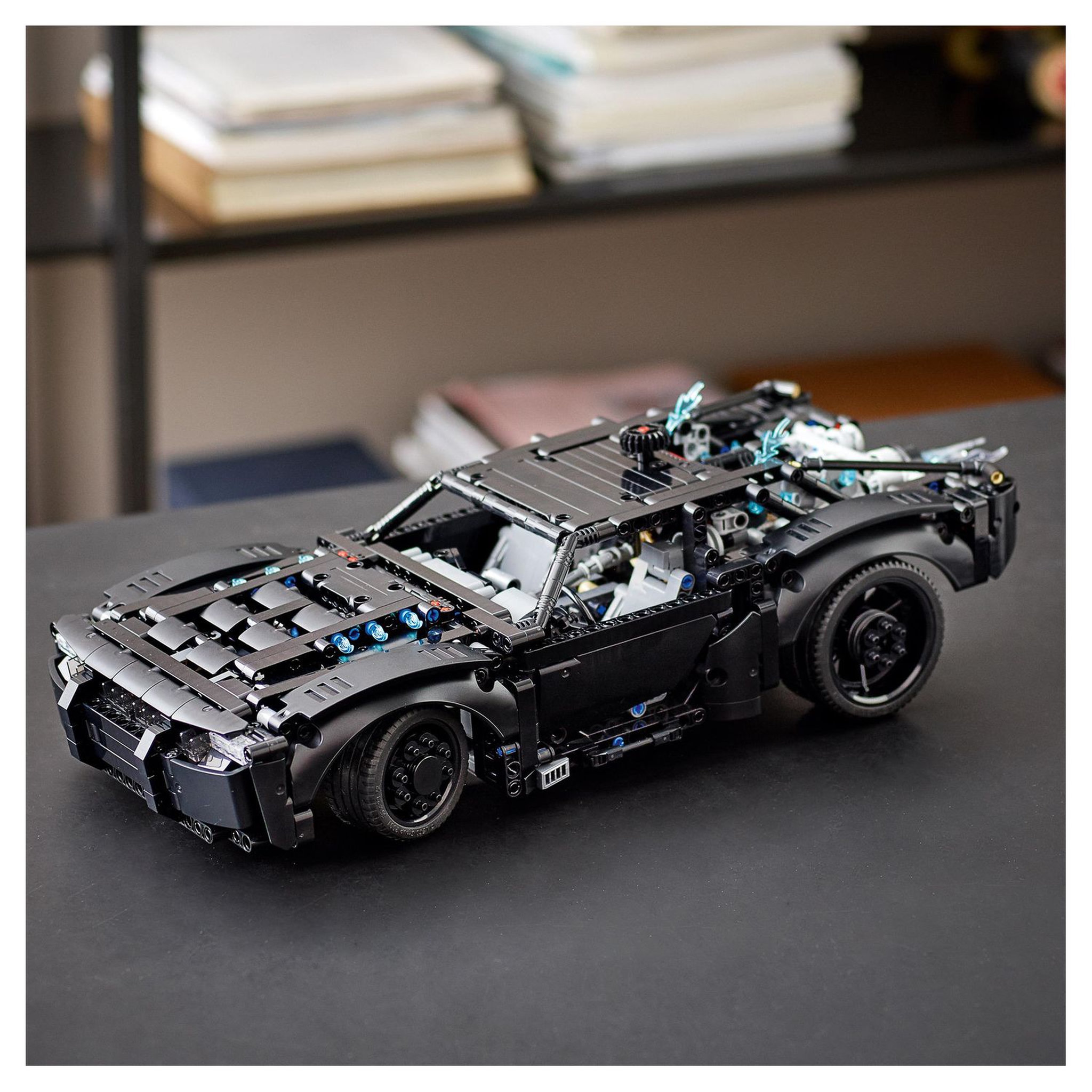 Voir la diapositive 4 : LEGO Technic 42127 Batmobile de Batman 