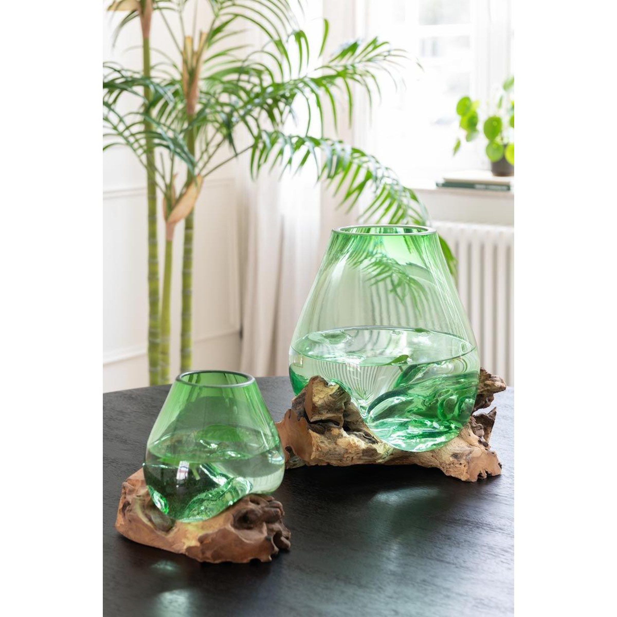 Voir la diapositive 3 : J-LINE Vase en verre sur racine  gamal  33cm vert