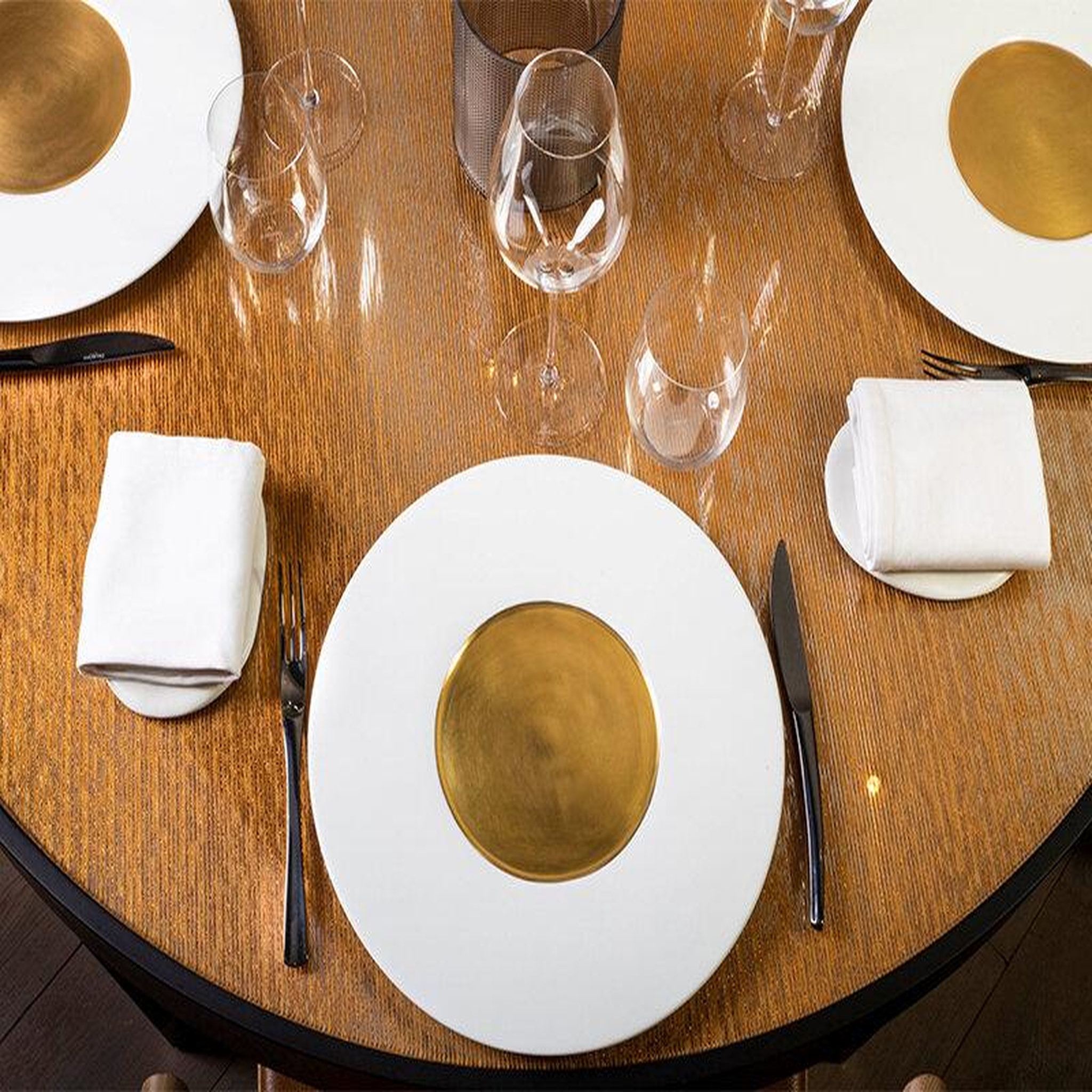 Voir la diapositive 2 : Smartbox Adresses primées : repas 4 plats au restaurant le puits du trésor près de caracassone - coffret cadeau gastronomie