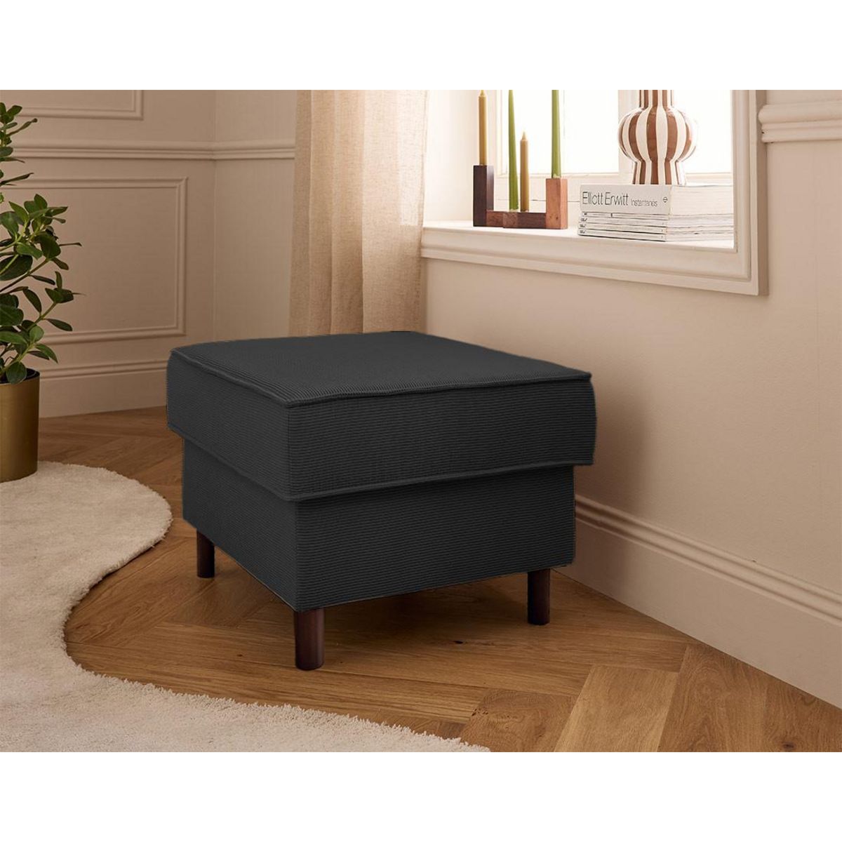 LISA DESIGN Jake - pouf en velours côtelé - pieds bois foncé