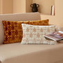 Voir la diapositive 3 : ATMOSPHERA Coussin Jacquard en Velours  Luna  35x75cm Ocre