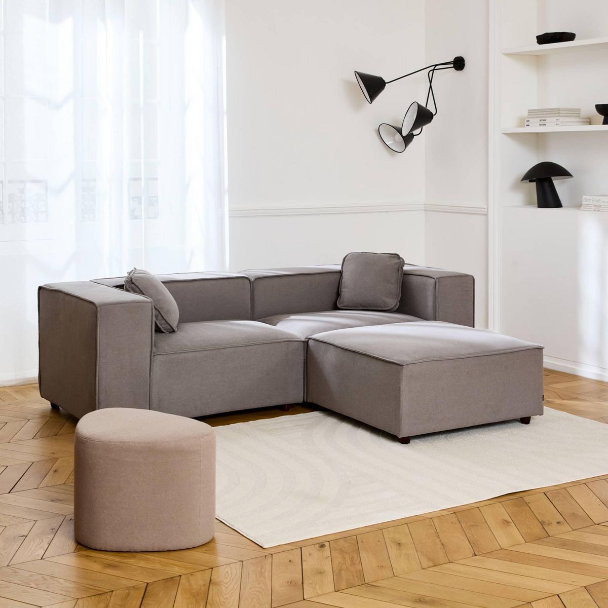 SWEEEK Canapé modulable en tissu gris. 2-3 places déperlant. 2 corners + 1 pouf