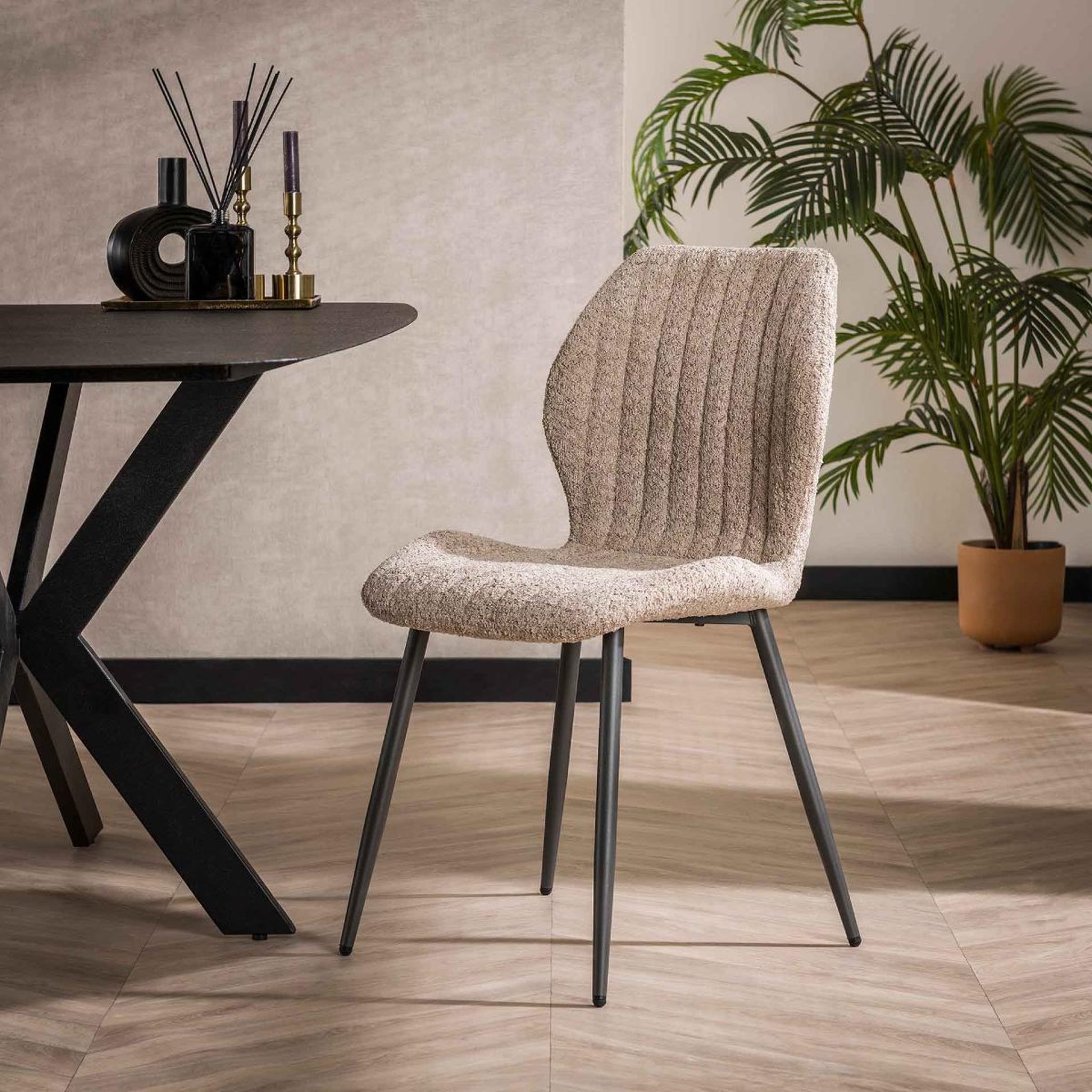 Voir la diapositive 2 : JLC KREATION Chaise à manger en tissu bouclette beige laurie (lot de 4)