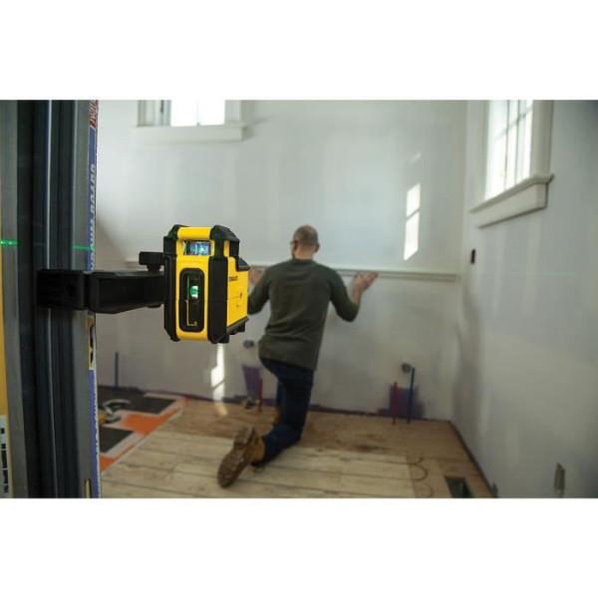 Voir la diapositive 4 : Stanley Niveau laser 360° cross360 - stanley - stht77594-1 - vert