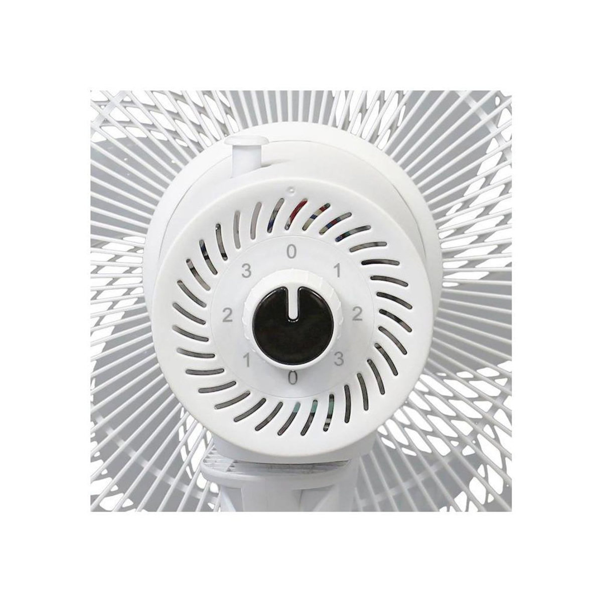OCEANIC Ventilateur de table OCEANIC - 35W - Diametre 30,5 cm - 3 vitesses - Oscillant - Blanc