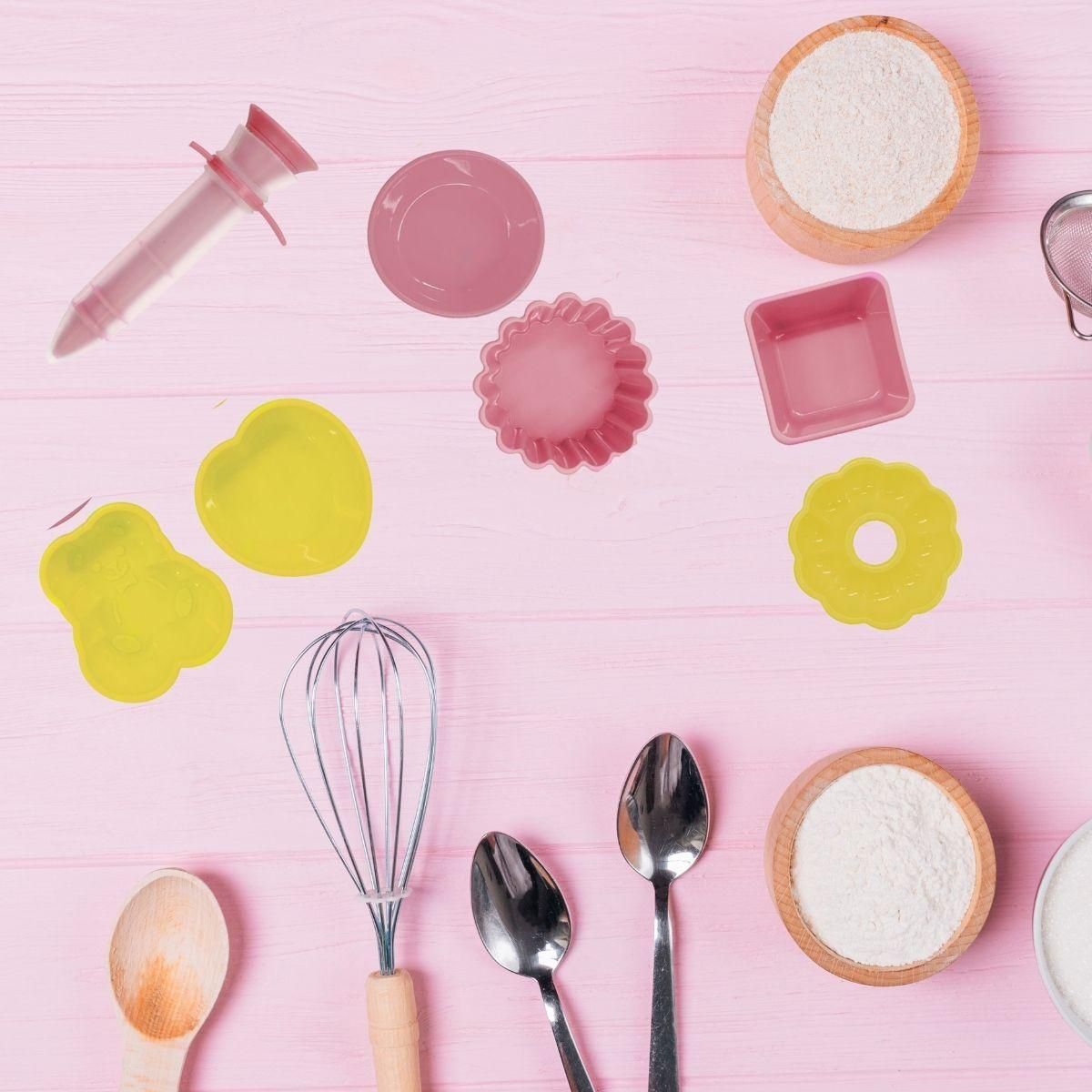 Fackelmann Set de 7 ustensiles de pâtisserie avec stylo de décoration et mini moules Fackelmann Mini Monsters