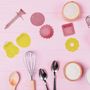 Voir la diapositive 2 : Fackelmann Set de 7 ustensiles de pâtisserie avec stylo de décoration et mini moules Fackelmann Mini Monsters