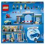 Voir la diapositive 9 : LEGO City 60370 La course poursuite au poste de police, Voiture Jouet et Moto, Prison, 4 Minifigurines et Figurine de Chien, Évasion Prison