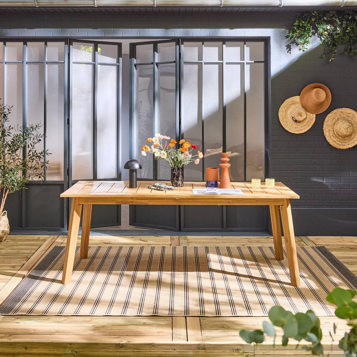 SWEEEK Table de jardin PALENA en bois d'acacia. 10 places. 275 x 100 x 75 cm