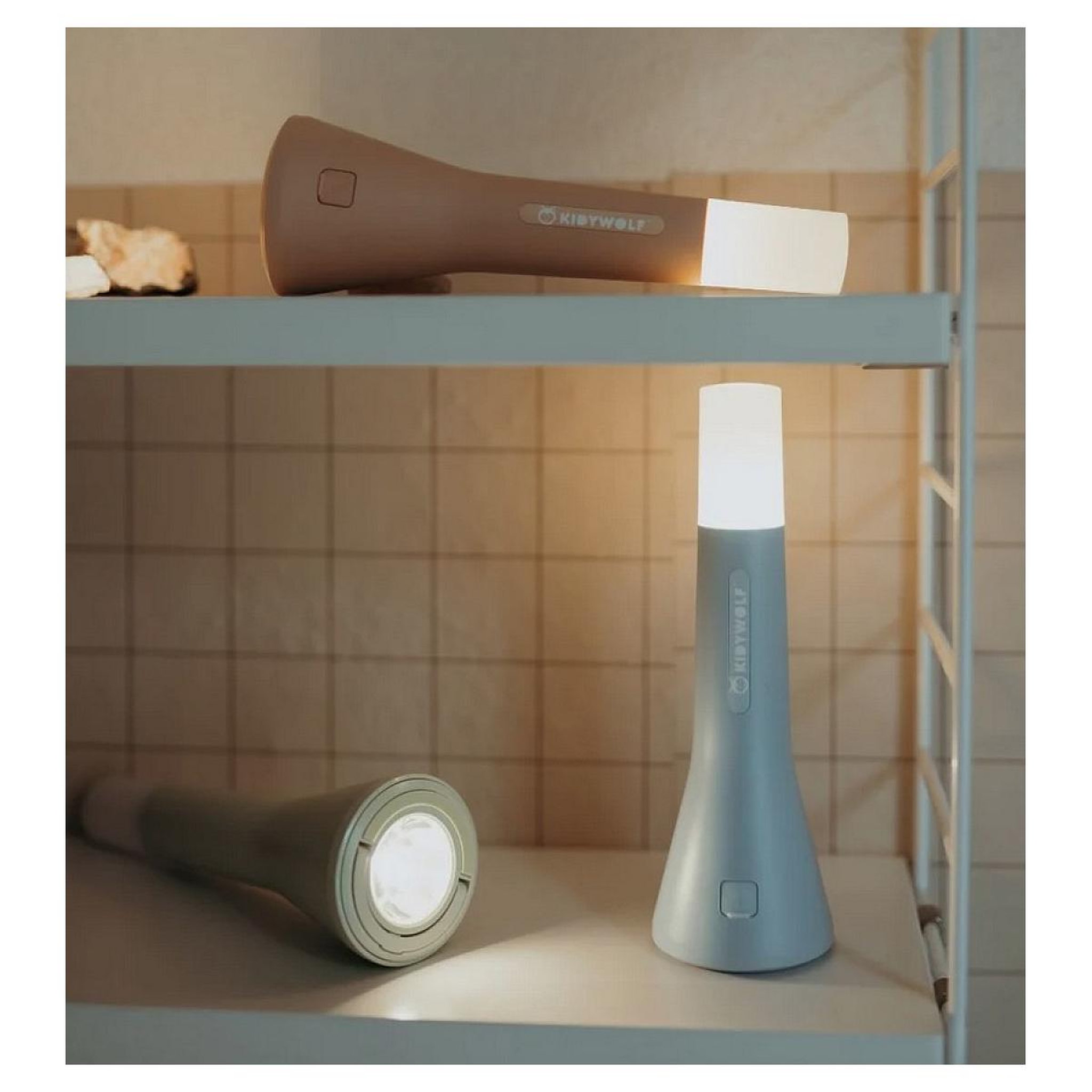 Voir la diapositive 3 : KIDYWOLF Kidyflashlight nude - lampe torche