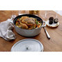 Voir la diapositive 2 : Staub Cocotte 33 cm Truffe blanche fonte