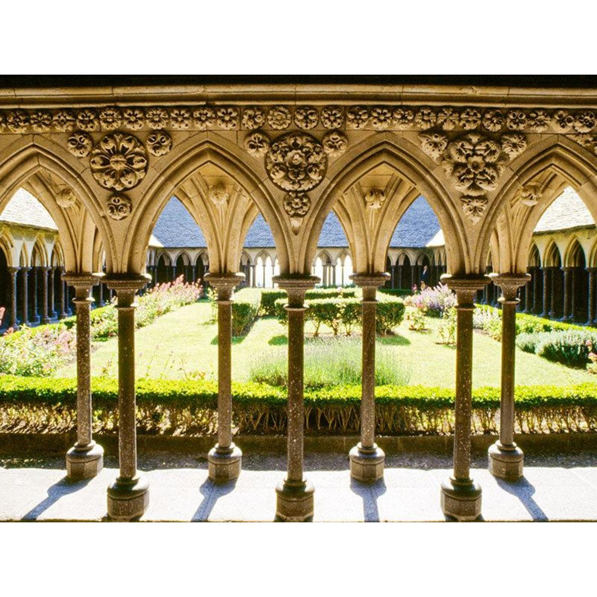 Smartbox Visite d'un trésor normand : 1 billet prioritaire pour l'abbaye du Mont-Saint-Michel - Coffret Cadeau Sport & Aventure