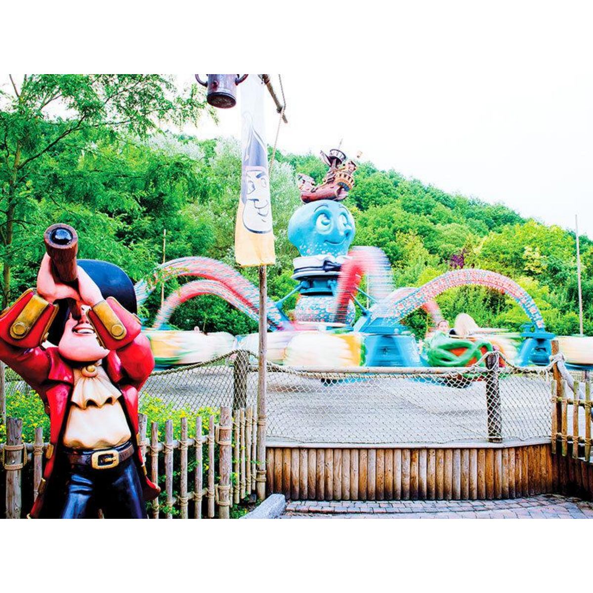 Smartbox Accès à Plopsa Coo à Stavelot pour 3 personnes - Coffret Cadeau Multi-thèmes