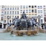 Voir la diapositive 2 : Smartbox Découverte en famille du musée et du quartier des Beaux-Arts de Lyon - Coffret Cadeau Sport & Aventure