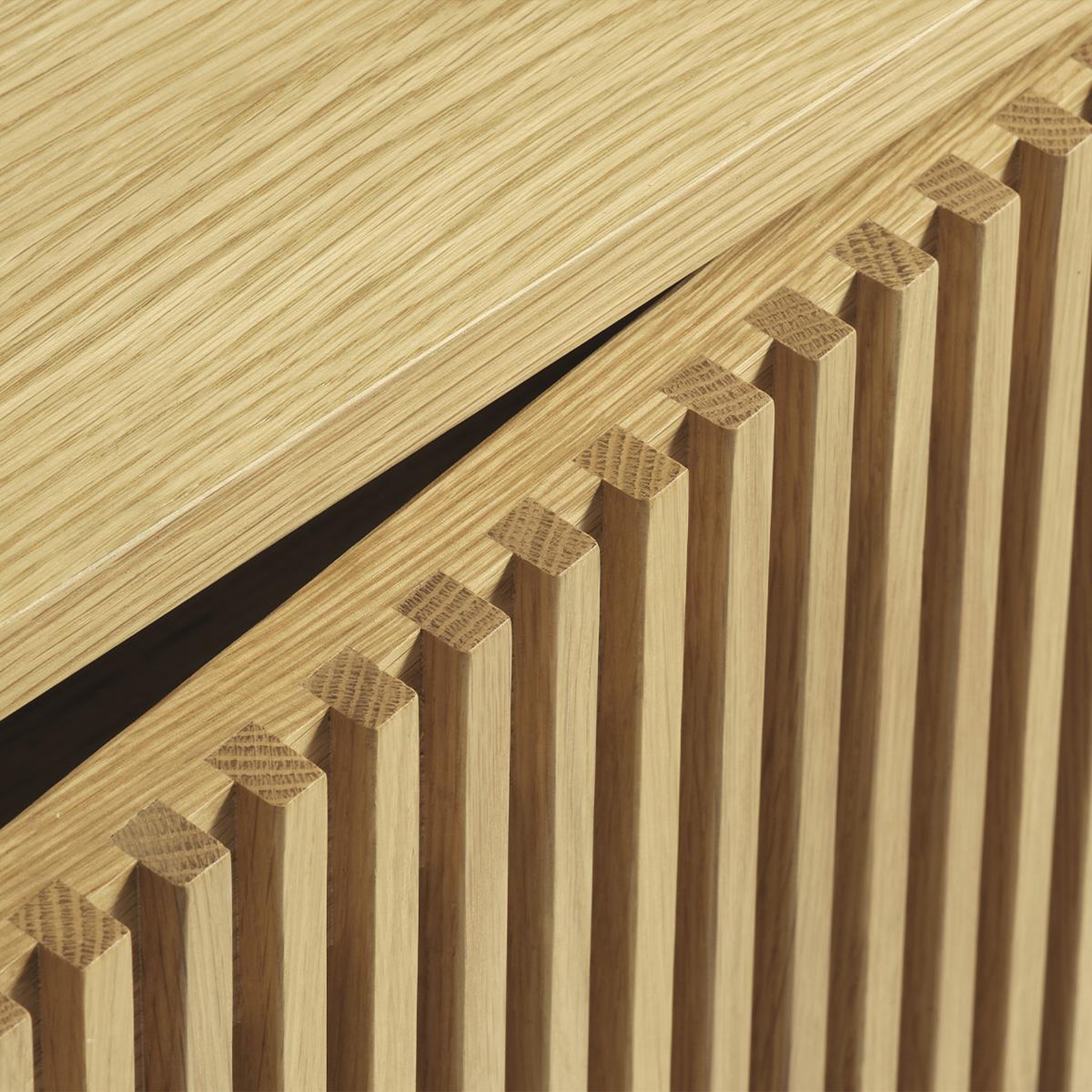 Voir la diapositive 6 : MAISON AUBERTIN Meuble bas bois PISA - Naturel
