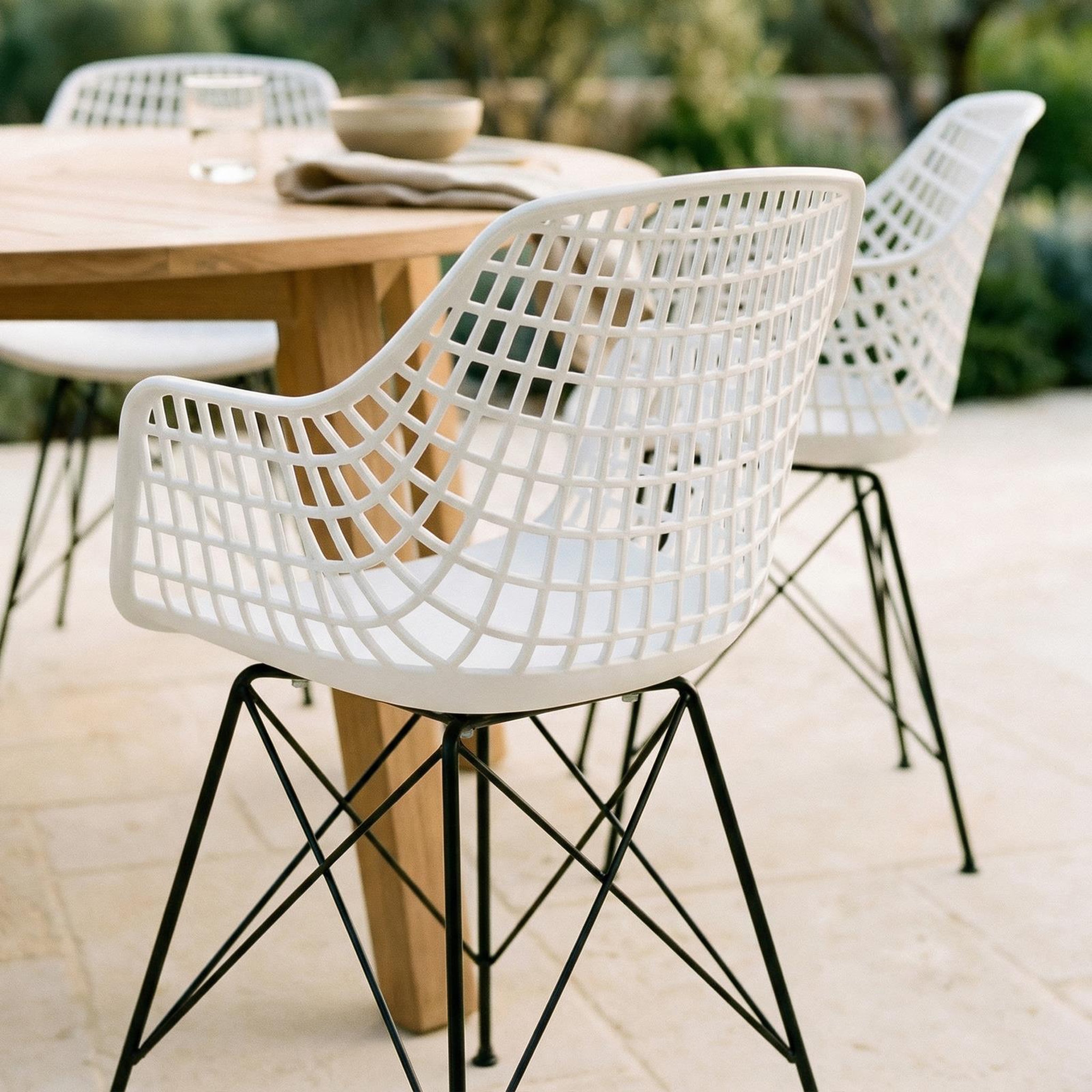 Voir la diapositive 3 : IDIMEX Lot de 4 chaises alicante, en plastique