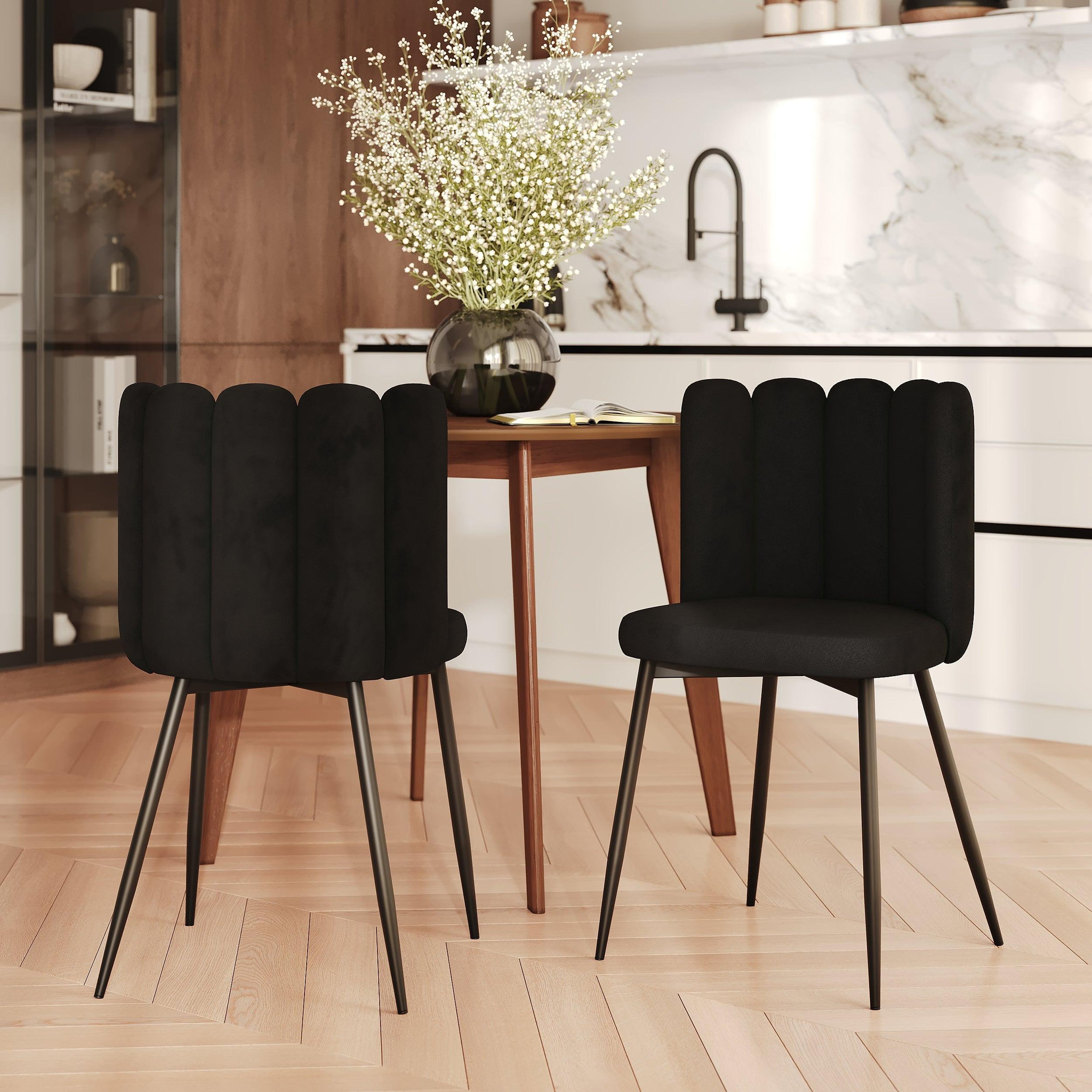Voir la diapositive 2 : MAISON PAVANE Lot de 2 chaises en velours noir et pieds en métal noir-rosy