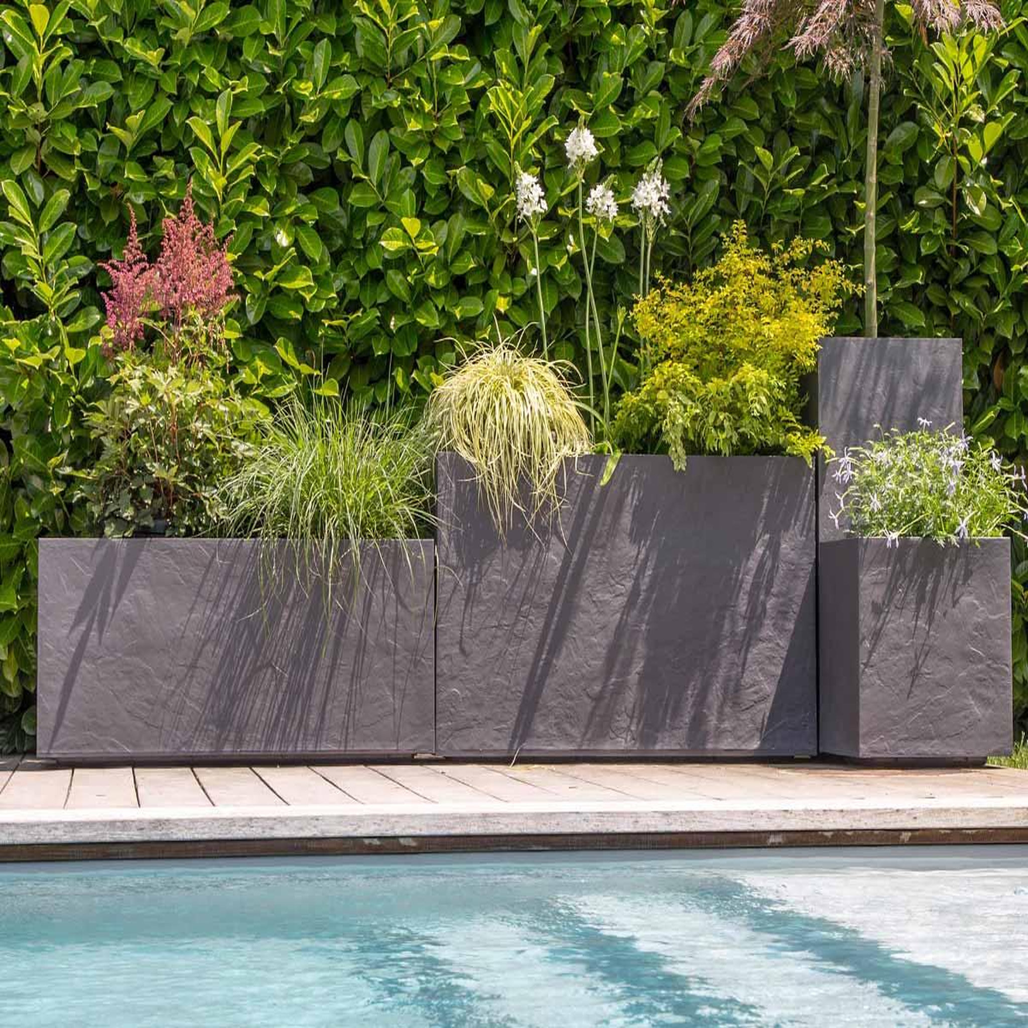 Voir la diapositive 5 : Eda Jardinière rectangulaire Volcania effet pierre 99,5 x 39,5 x 43,5 cm - Gris anthracite - Eda