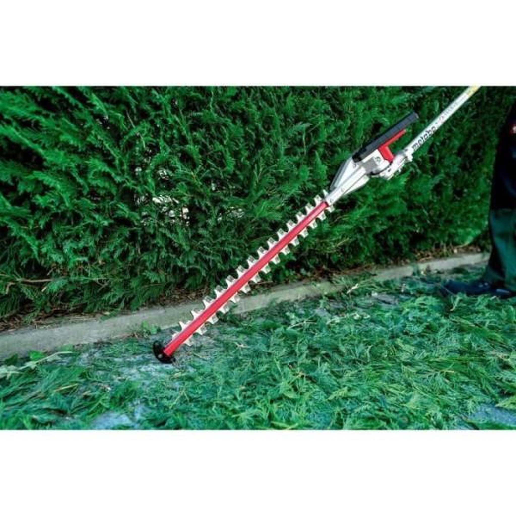 Voir la diapositive 2 : METABO Fourreau de protection pour taille-haie - METABO - MA-HS 50 - 18 V - Coupe haute précision - Fixation rapide