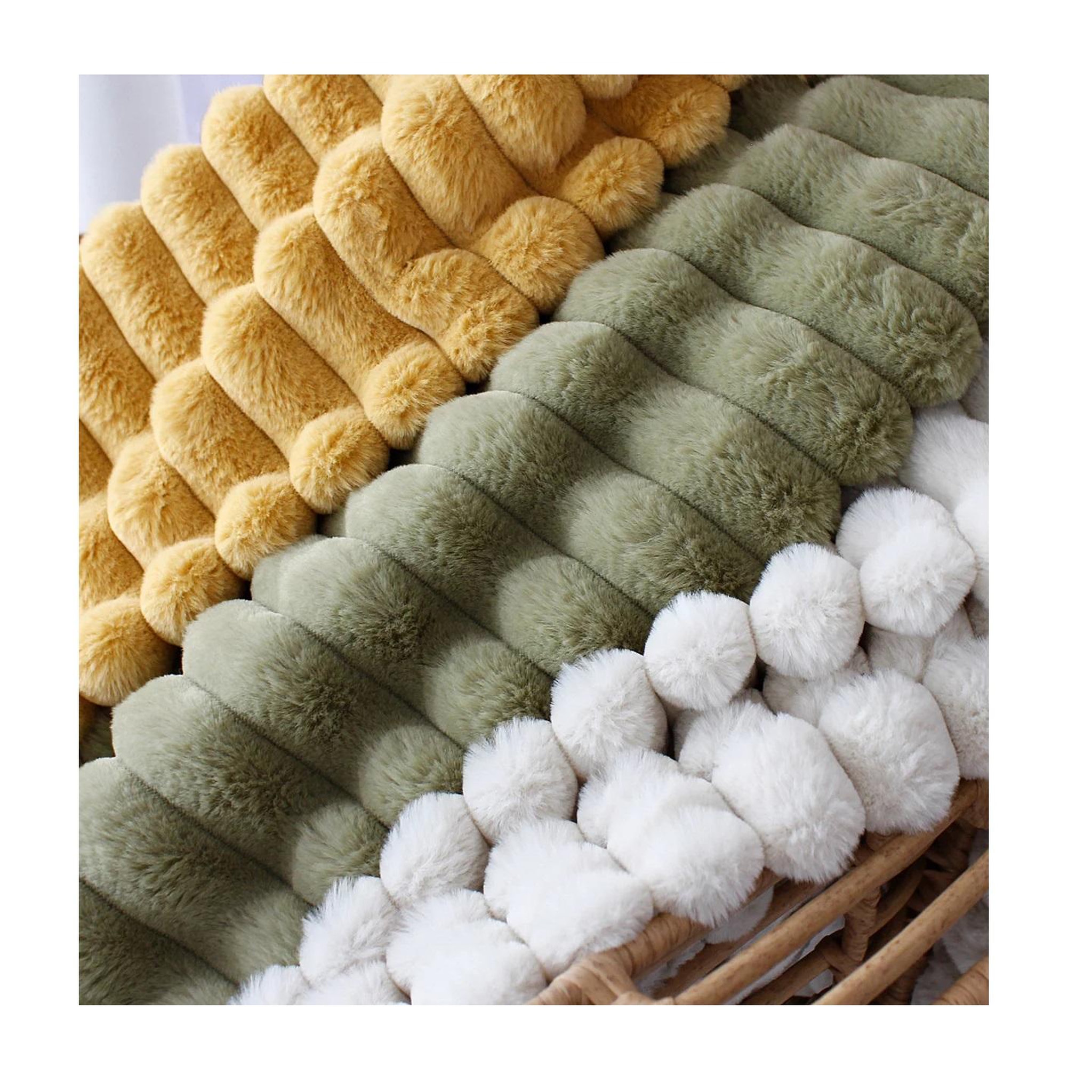 Voir la diapositive 3 : Eden Coussin cottele effet velours design et moderne