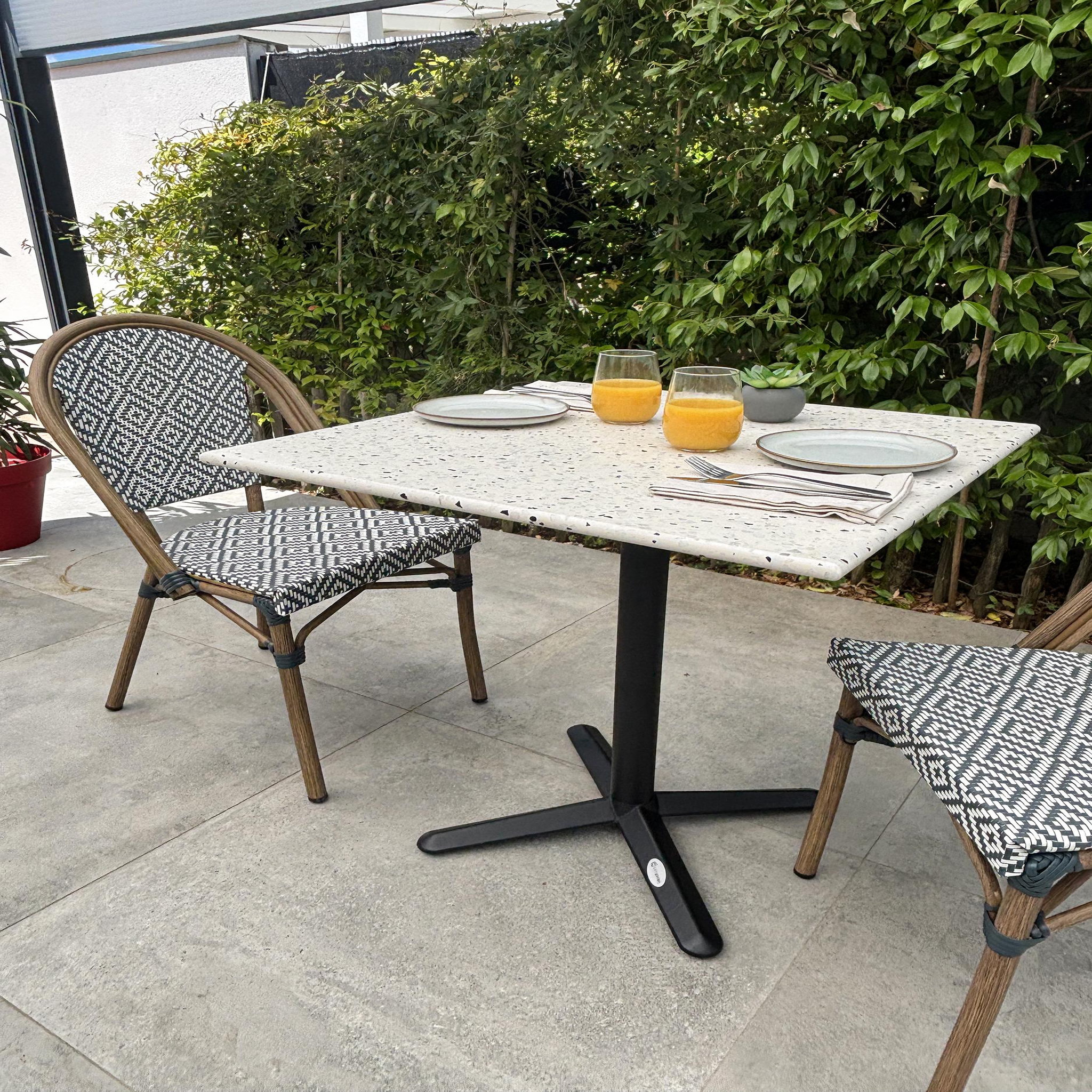 Voir la diapositive 3 : DCB GARDEN Ensemble repas de jardin en acier et plateau terrazzo (2 places)