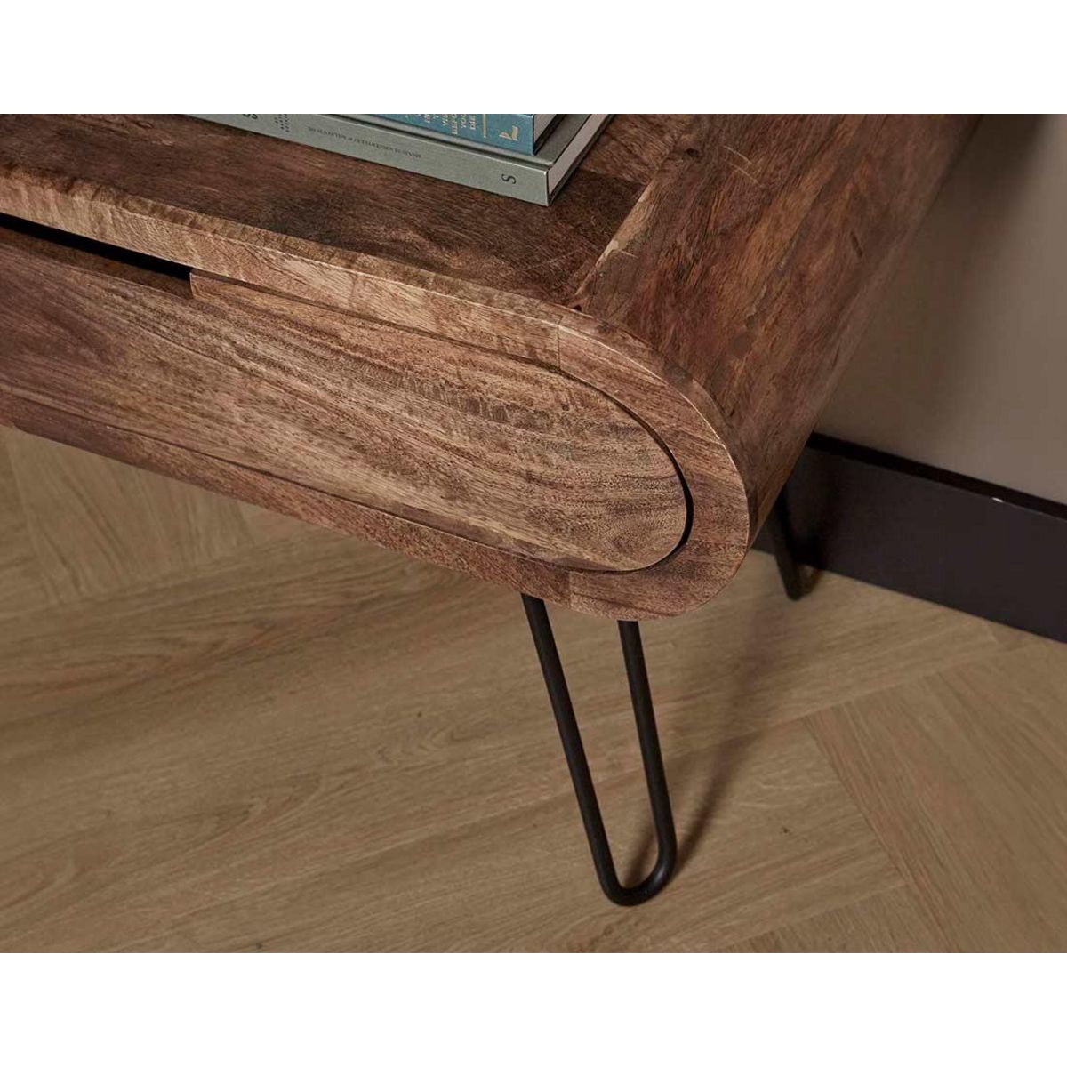 LISA DESIGN Kampur - meuble tv - bois massif de manguier - 135 cm