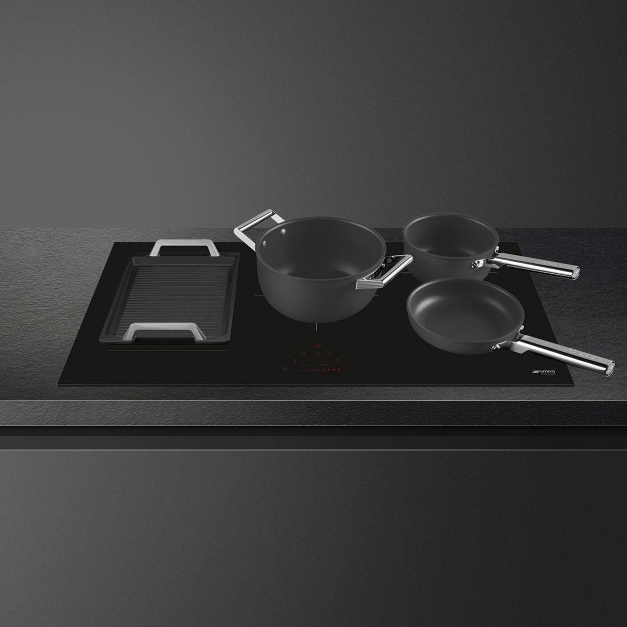 Voir la diapositive 2 : SMEG Plaque induction si1m24954d