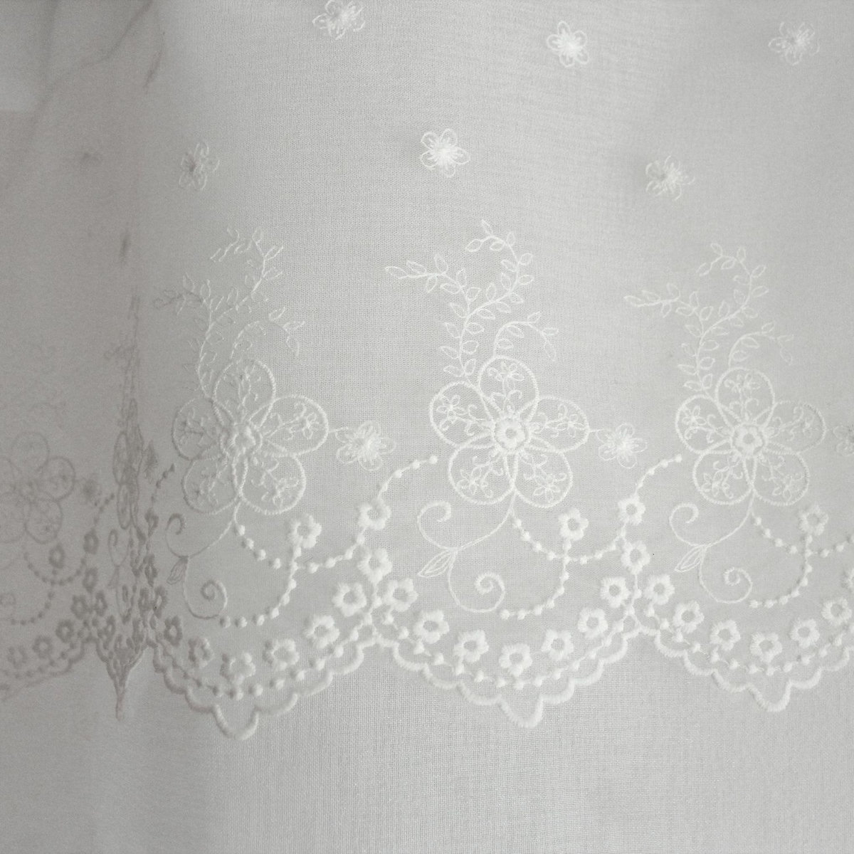 TOILINUX Voilage avec motif brodé MASSALA - 140 x 240 cm - Blanc