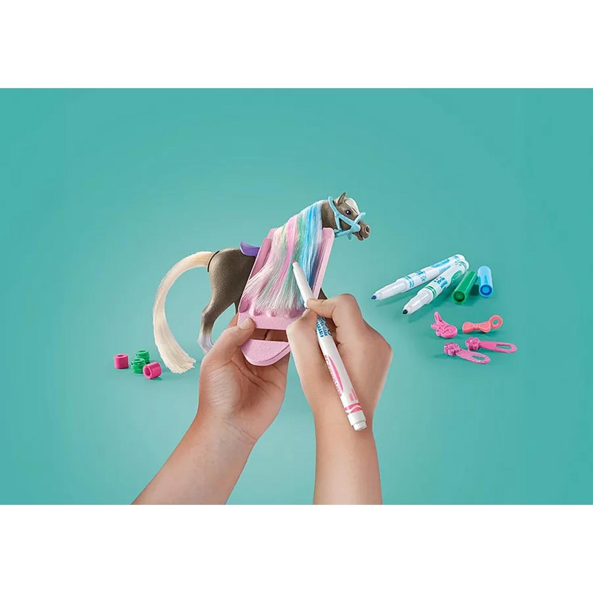 Voir la diapositive 3 : PLAYMOBIL Cavalière avec crinière de cheval à colorier