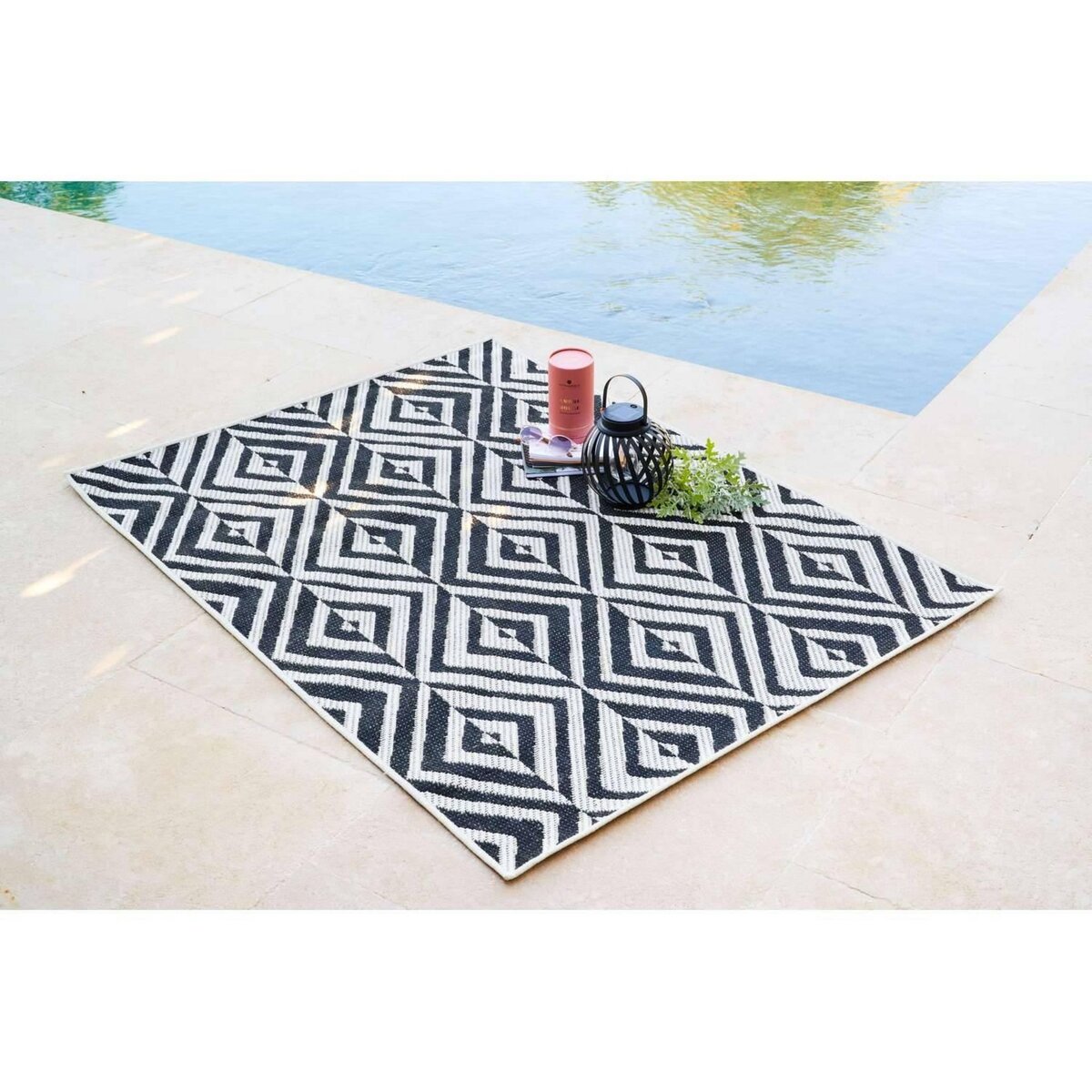 ATMOSPHERA Tapis rectangulaire intérieur et extérieur Géométrique - 120 x 160 cm - Noir et blanc