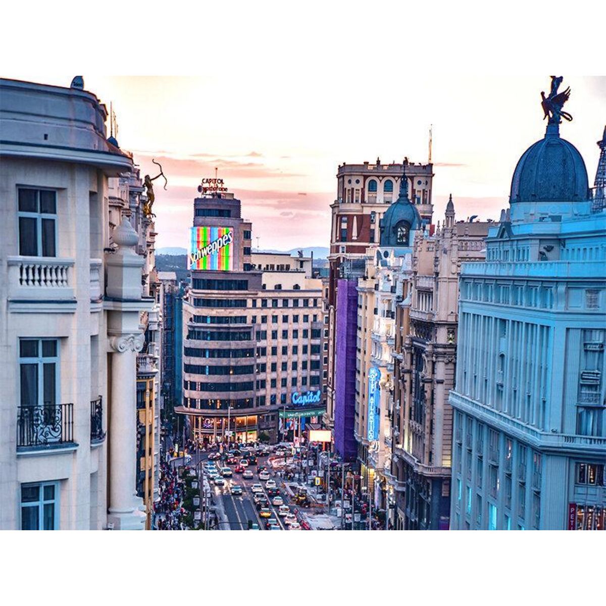 Smartbox City trip à Madrid : 5 jours en hôtel avec visites des lieux incontournables en basse saison - Coffret Cadeau Séjour