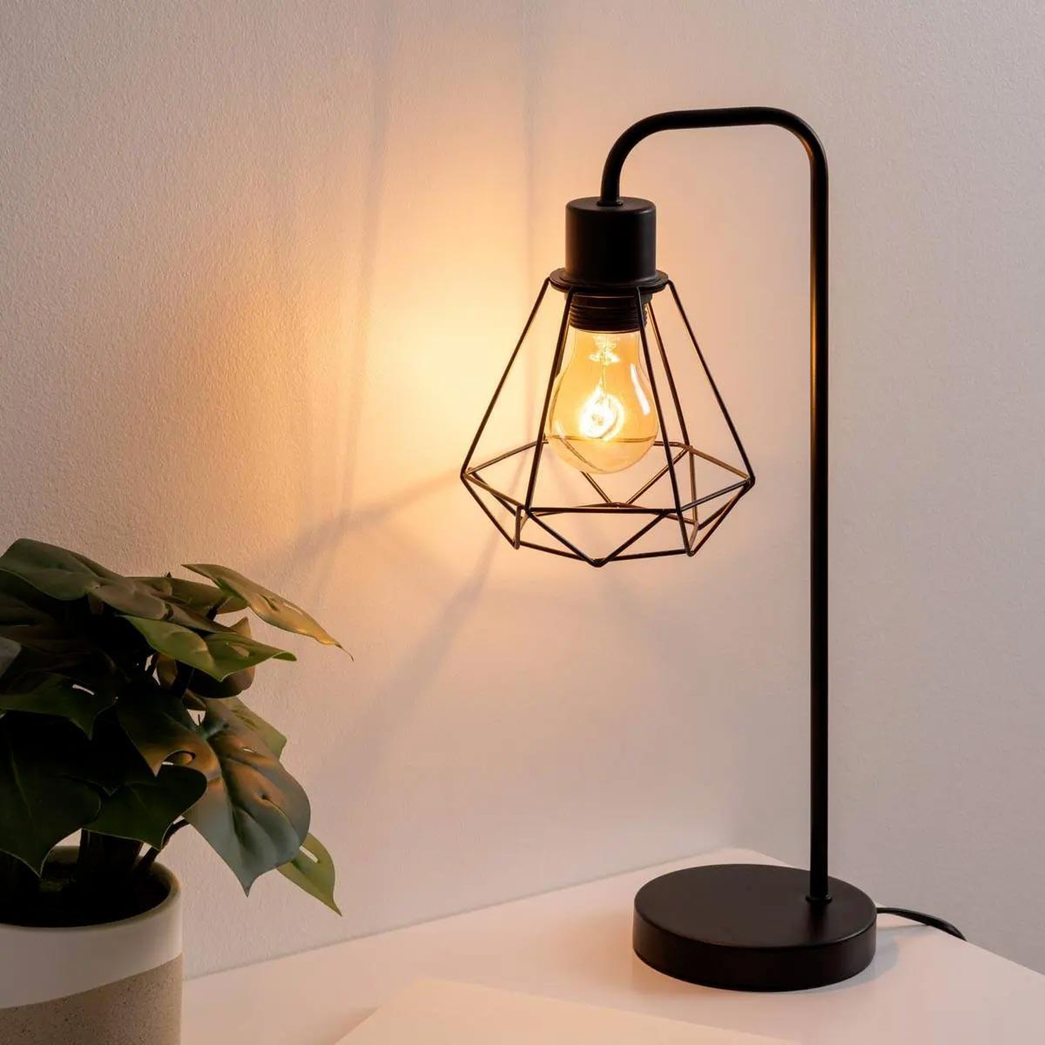 Voir la diapositive 3 : ATMOSPHERA Lampe à poser design  flave  46cm noir