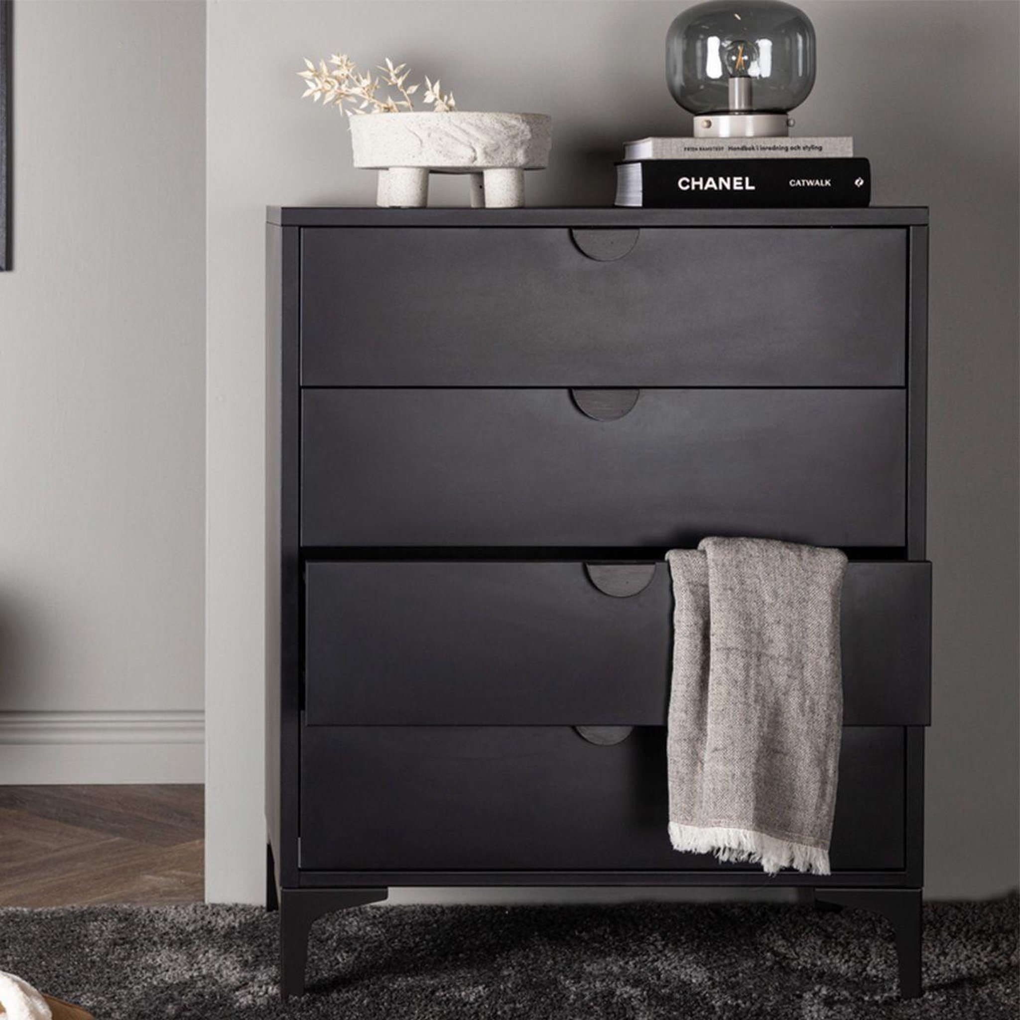 Voir la diapositive 6 : Paris Prix Commode 4 tiroirs  piring  98cm noir