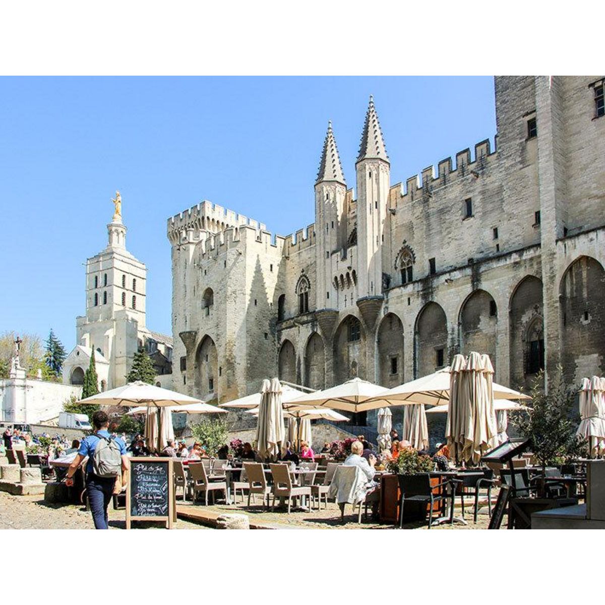 Smartbox 2 entrées adulte et 2 entrées enfant pour le Palais des Papes et les jardins à Avignon - Coffret Cadeau Sport & Aventure