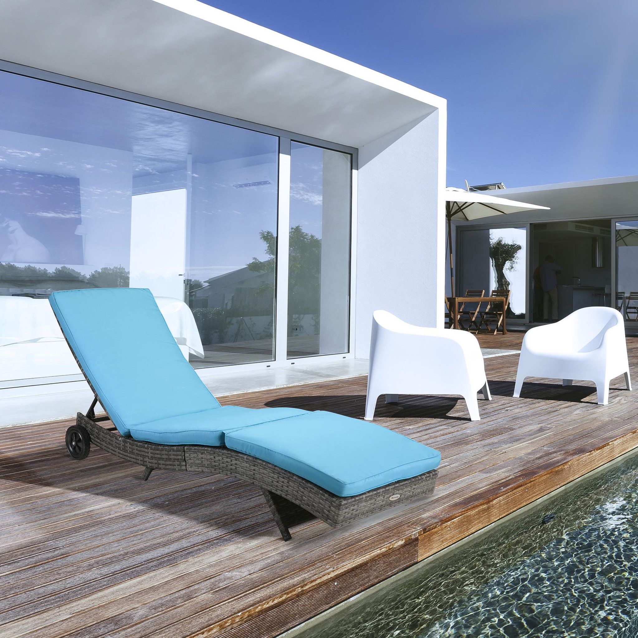 Voir la diapositive 2 : OUTSUNNY Bain de soleil transat grand confort - dossier inclinable 5 positions roulettes - matelas déhoussable inclus - résine tressée bleu