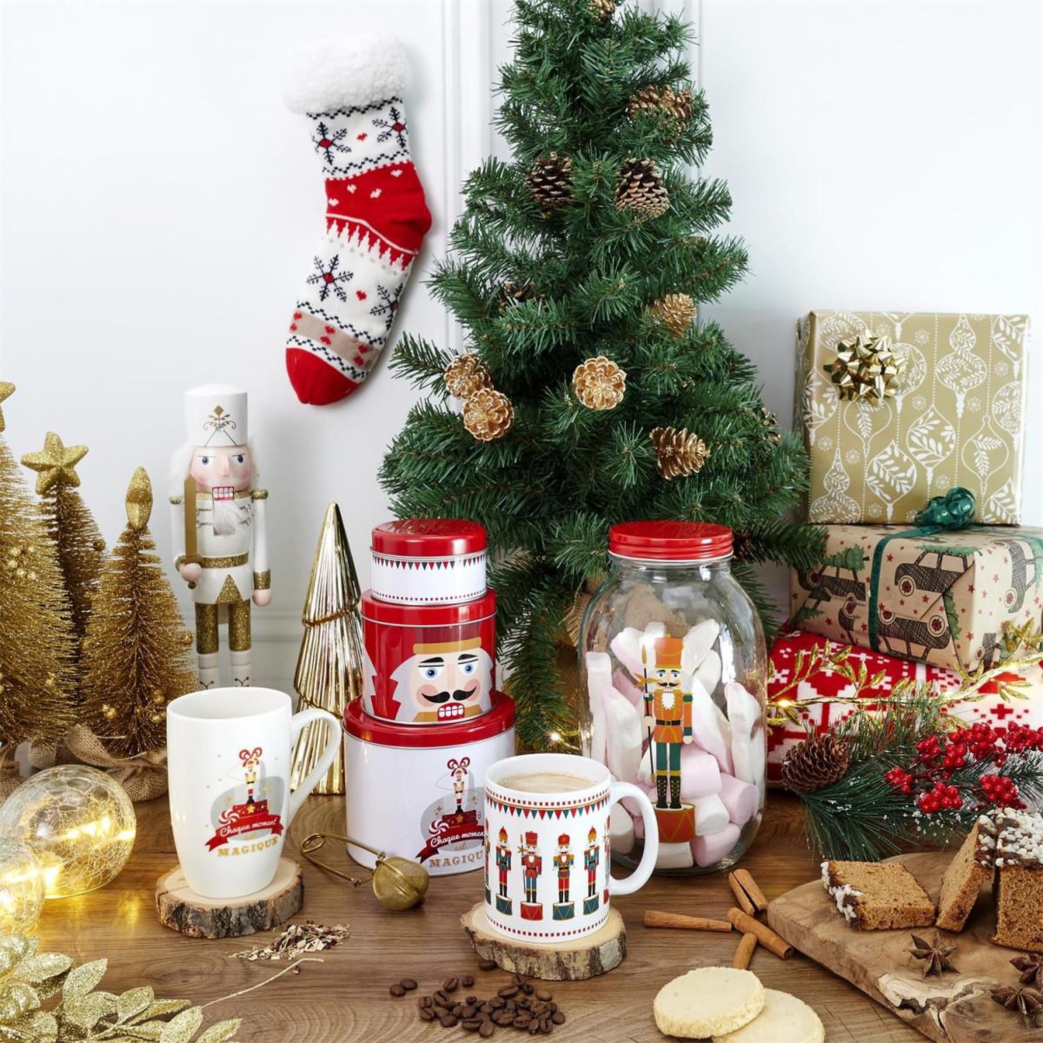 Voir la diapositive 3 : The Home Deco Factory Mug avec infuseur  noël  30cl blanc & or