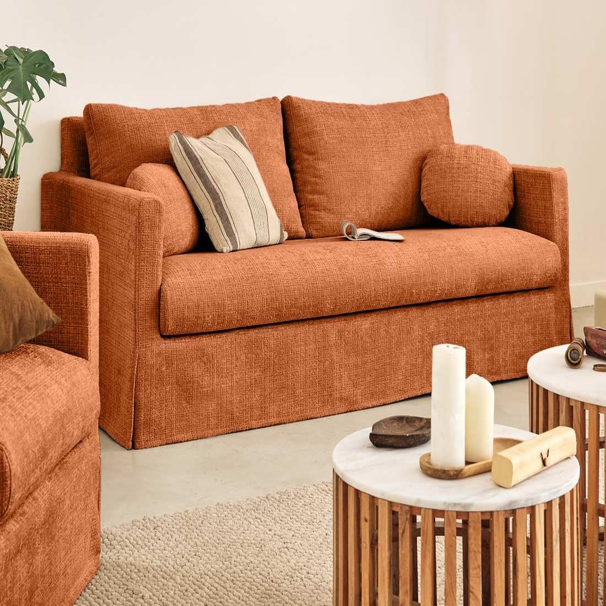 Voir la diapositive 2 : LISA DESIGN Serena - canapé droit déhoussable 3 places en velours texturé