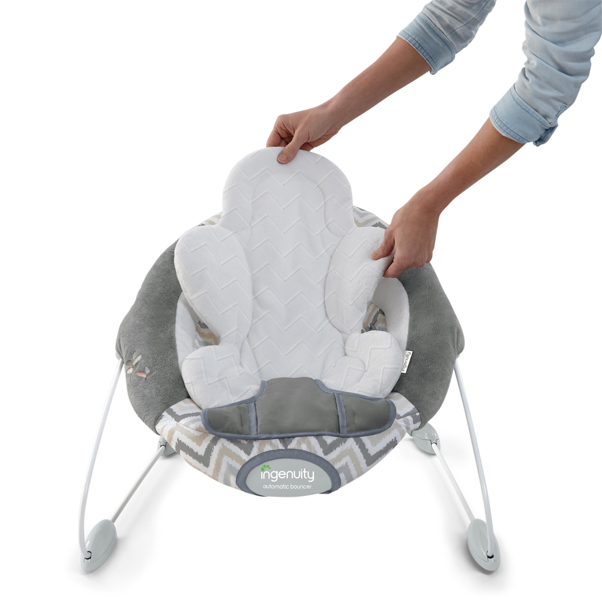 Voir la diapositive 2 : Ingenuity Transat bébé vibrant et musical Braden