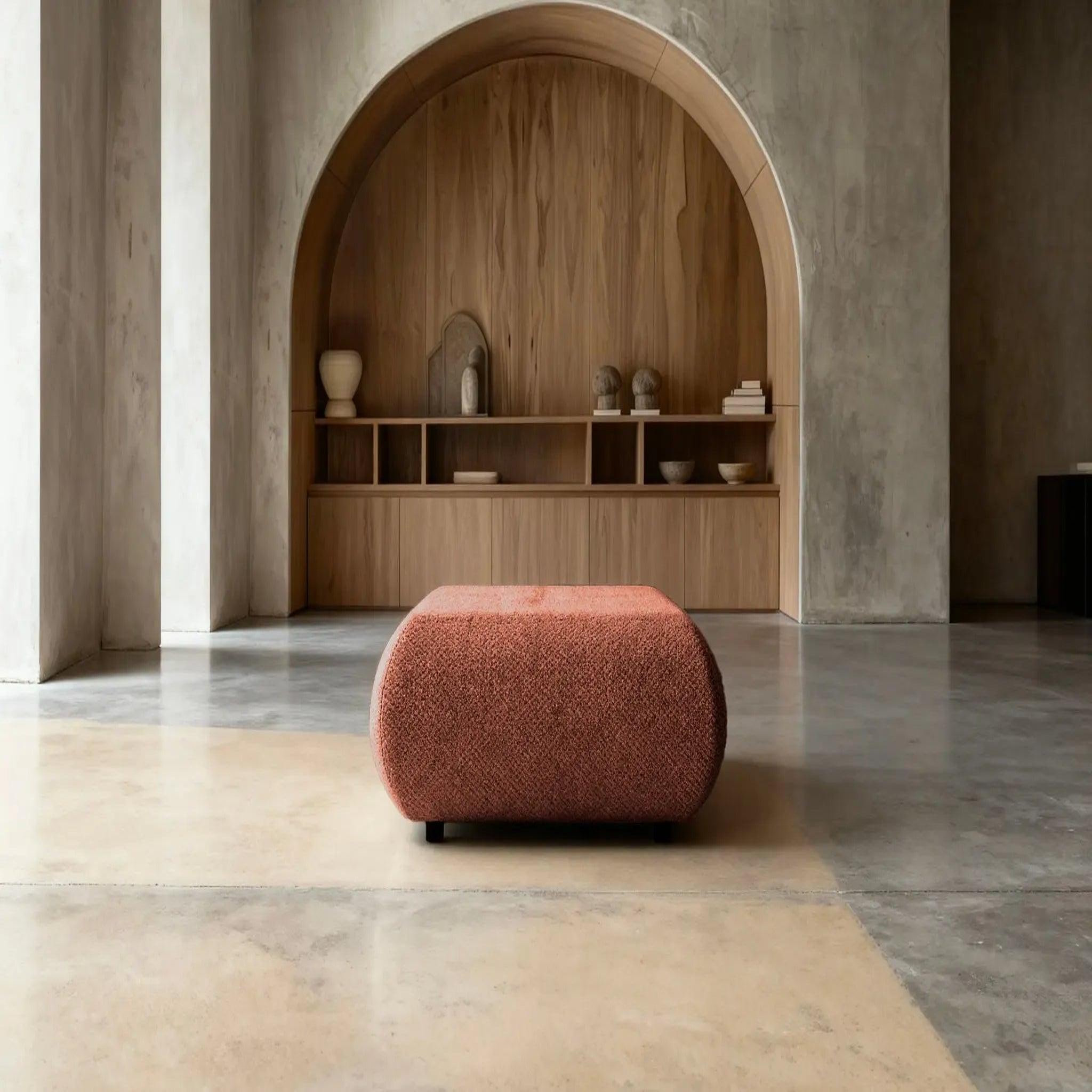 Voir la diapositive 3 : CASANOVA PARIS Levi - pouf tissu lisse