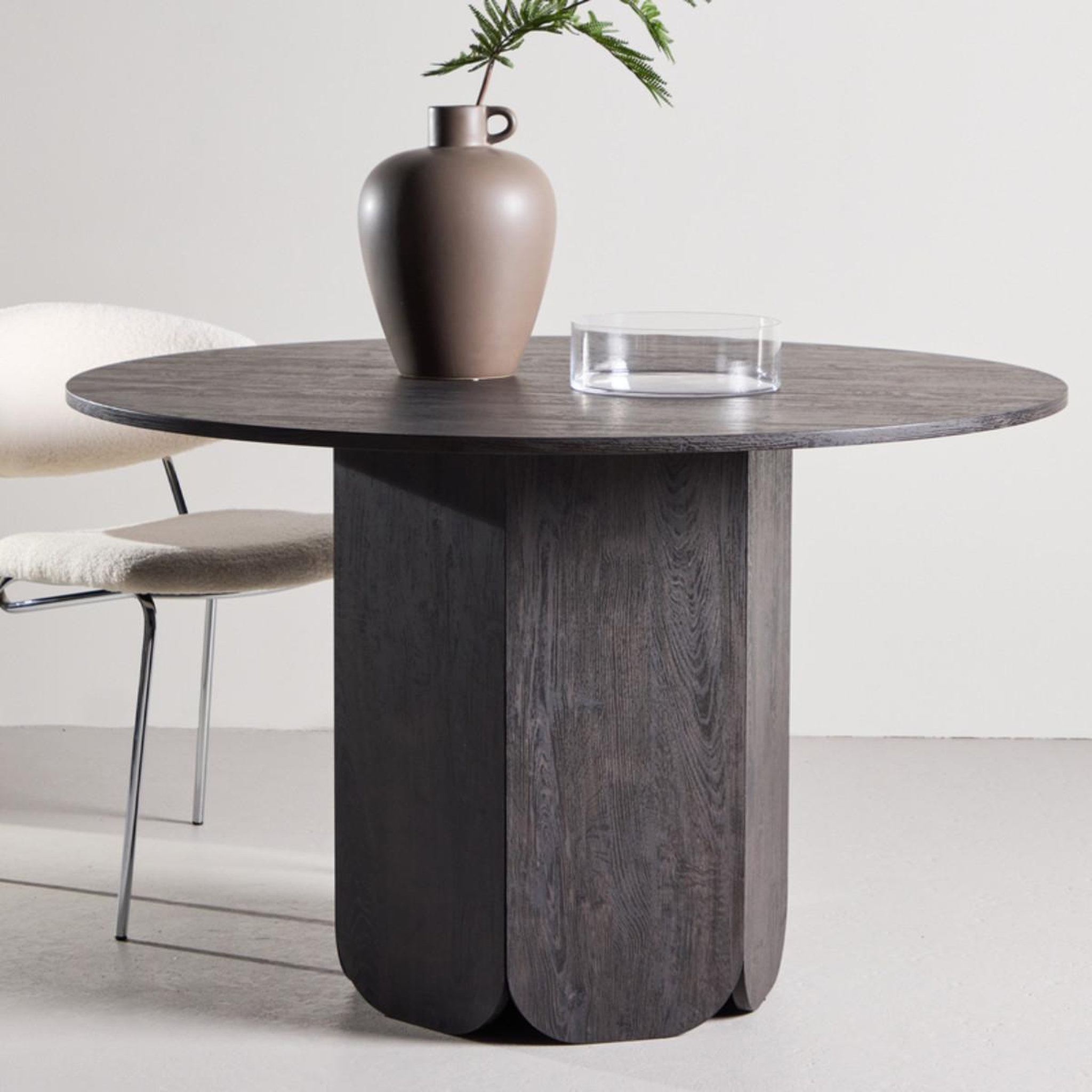 Voir la diapositive 4 : Paris Prix Table à manger ronde  tekla  120cm noir