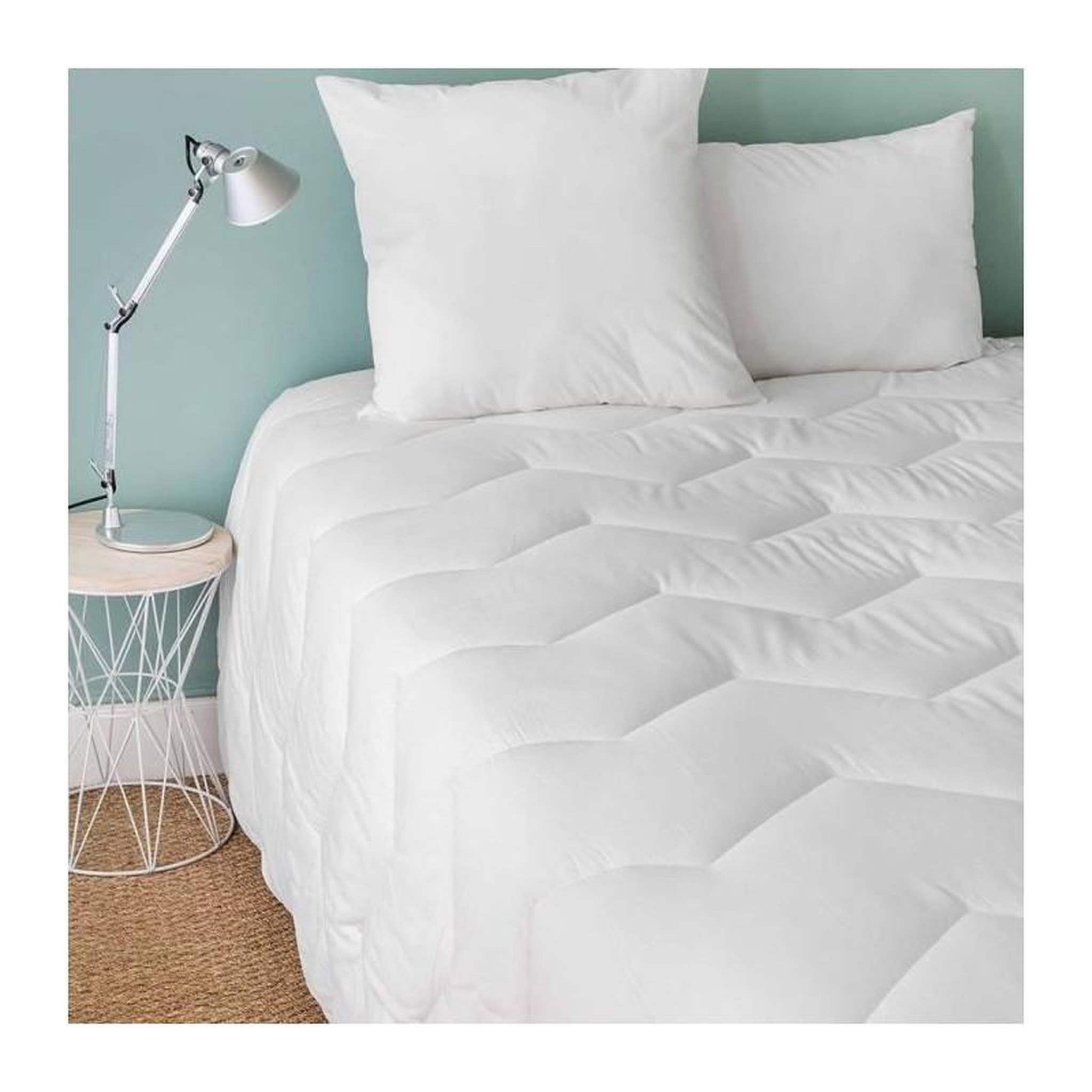 Voir la diapositive 2 : Toison d'or TOISON D'OR - Couette Bamboo tempérée (300g/m²) - 220x240cm - Chaleur tempérée - Viscose de bambou - 2 personnes - Blanc
