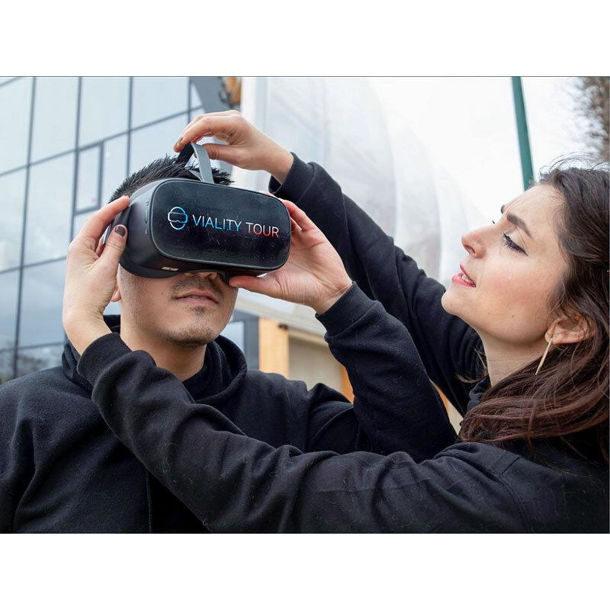 Smartbox Visite passionnante de la tour Eiffel en réalité virtuelle pour 2 personnes - Coffret Cadeau Sport & Aventure