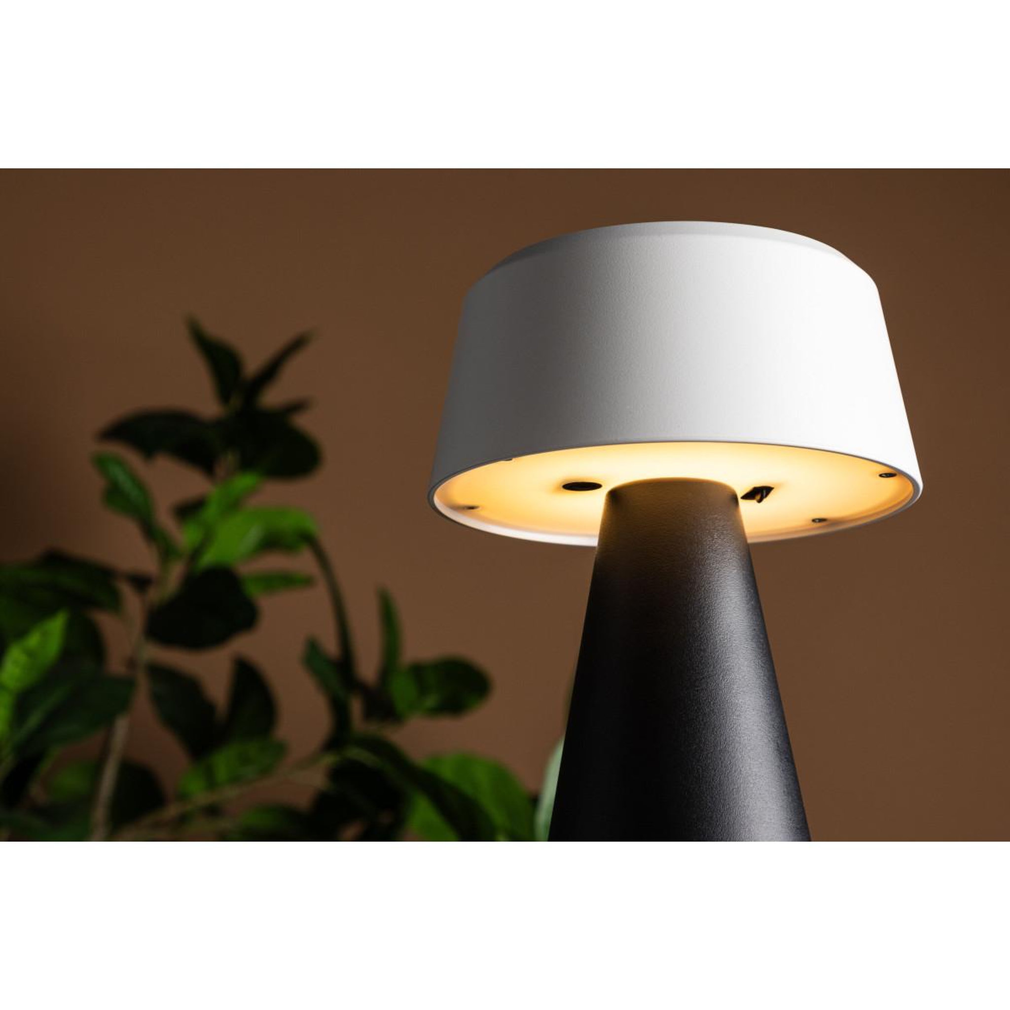 Voir la diapositive 3 : Paris Prix Lampe à poser d'extérieur led  stratford  23cm noir