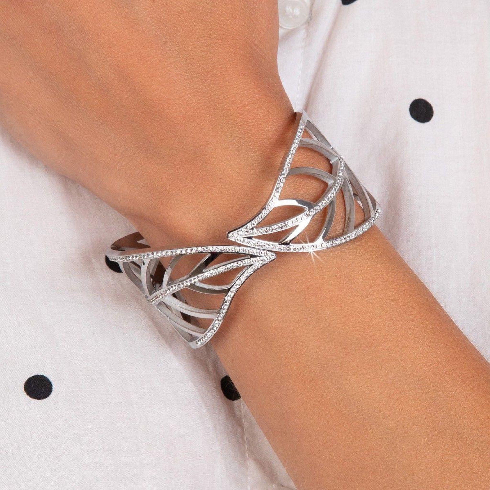 Voir la diapositive 2 : SC CRYSTAL Bracelet feuille par SC Crystal orné de cristaux scintillants