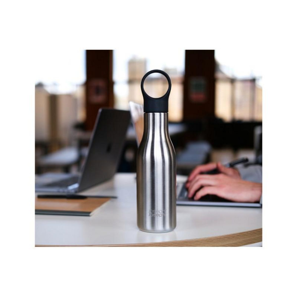 Joseph Joseph Accessoire de cuisine Joseph Joseph Bouteille d eau Loop 500 ml Inox