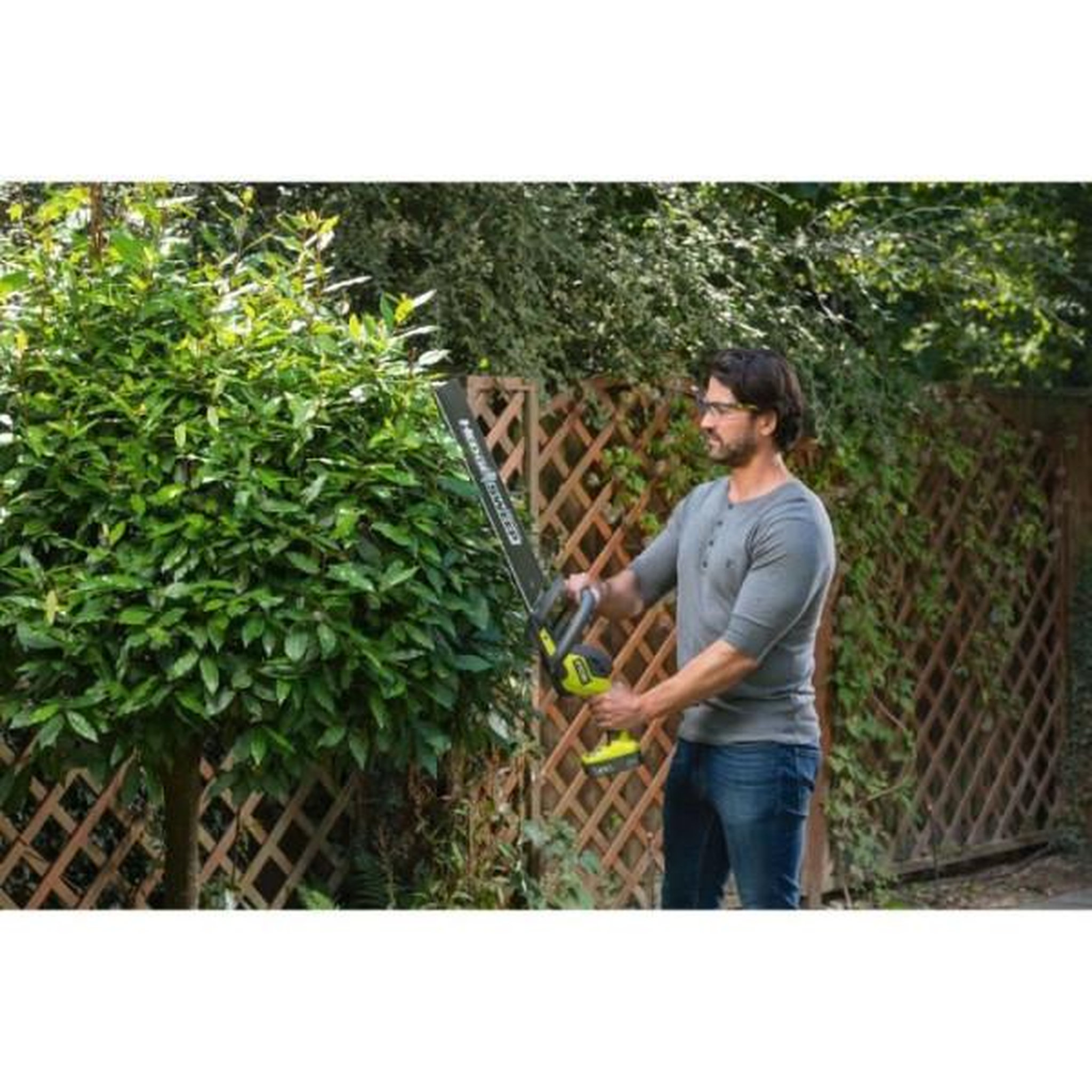 Voir la diapositive 3 : Ryobi RYOBI - Taille-haies LINEA 18V ONE+ - design en ligne - lames 50 cm - écartement 24 mm + batterie 2,0 Ah & chargeur - RY18HT50A
